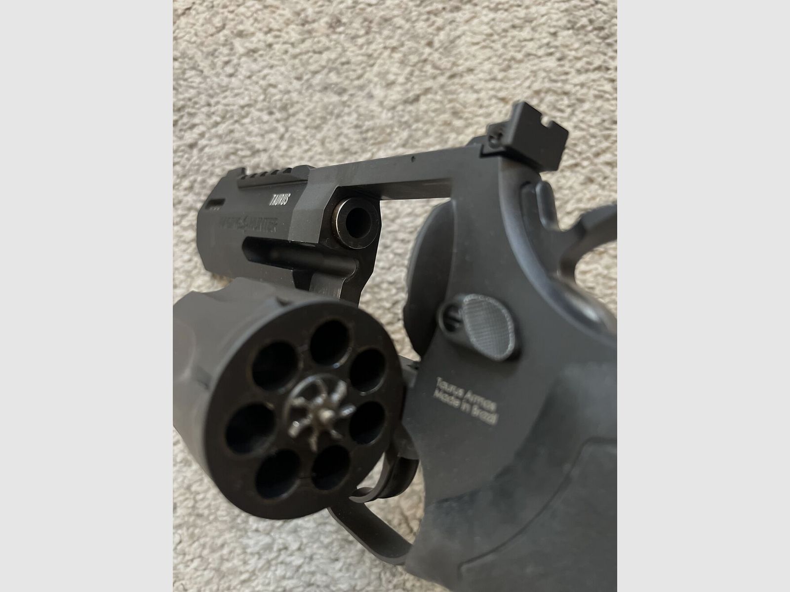 Taurus Raging Hunter