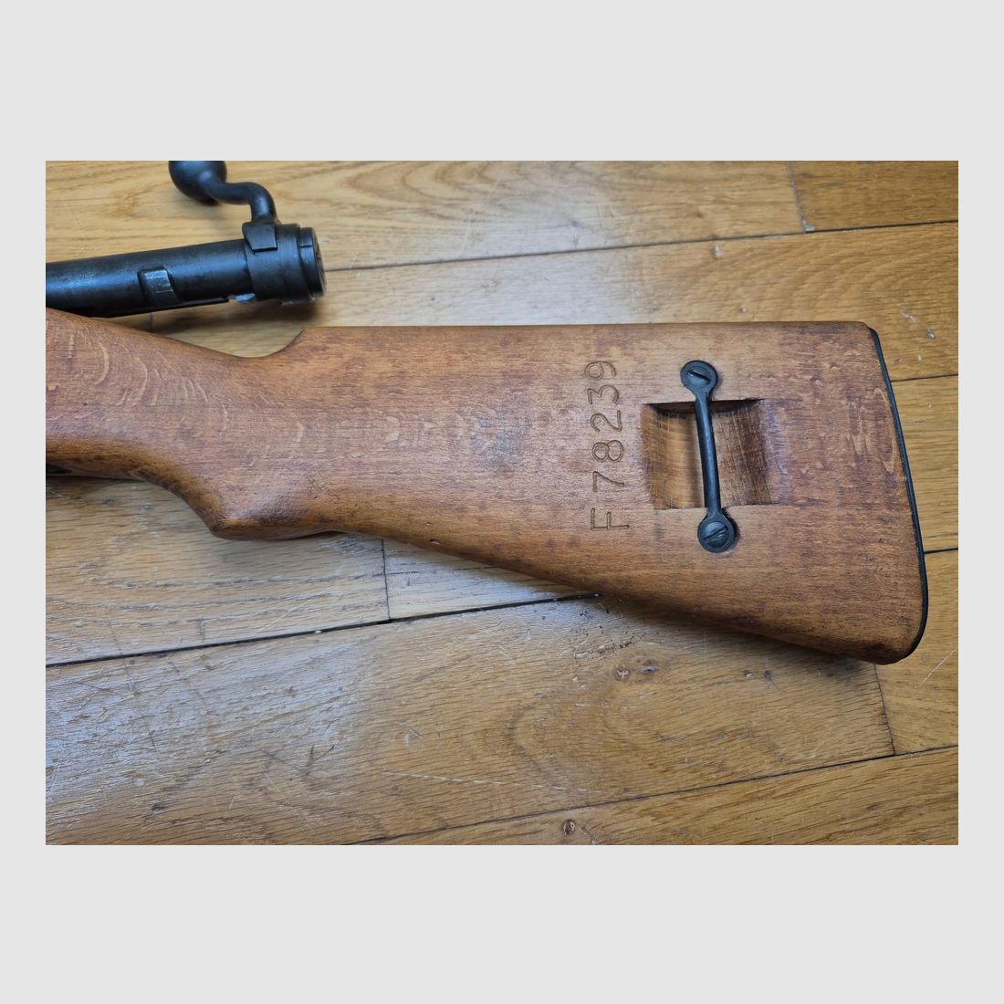 Wunderschönes und seltenes Gewehr Mas 36-51 - Originalkaliber 7,5×54 MAS – Vollständig einheitliche Seriennummer einschließlich Bajonett – Waffe von 1956 – Lauf in neuwertigem Zustand – Neue Gewehrriemen – Reinigungsset – Seltene Waffe zum Sammeln in sehr gutem Zustand+++!, Bild 3 von 32