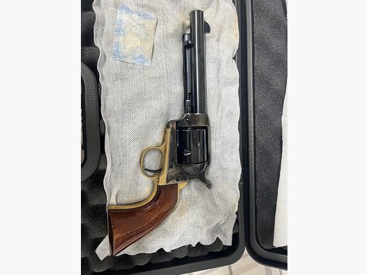 Revólver de detonación de 9 mm
