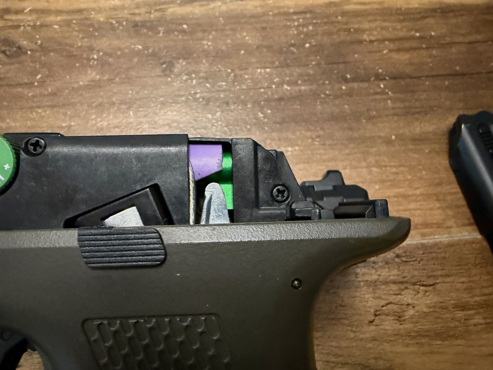 Novritsch SSE18 AEP pistol with Begadi hop-up and accessories