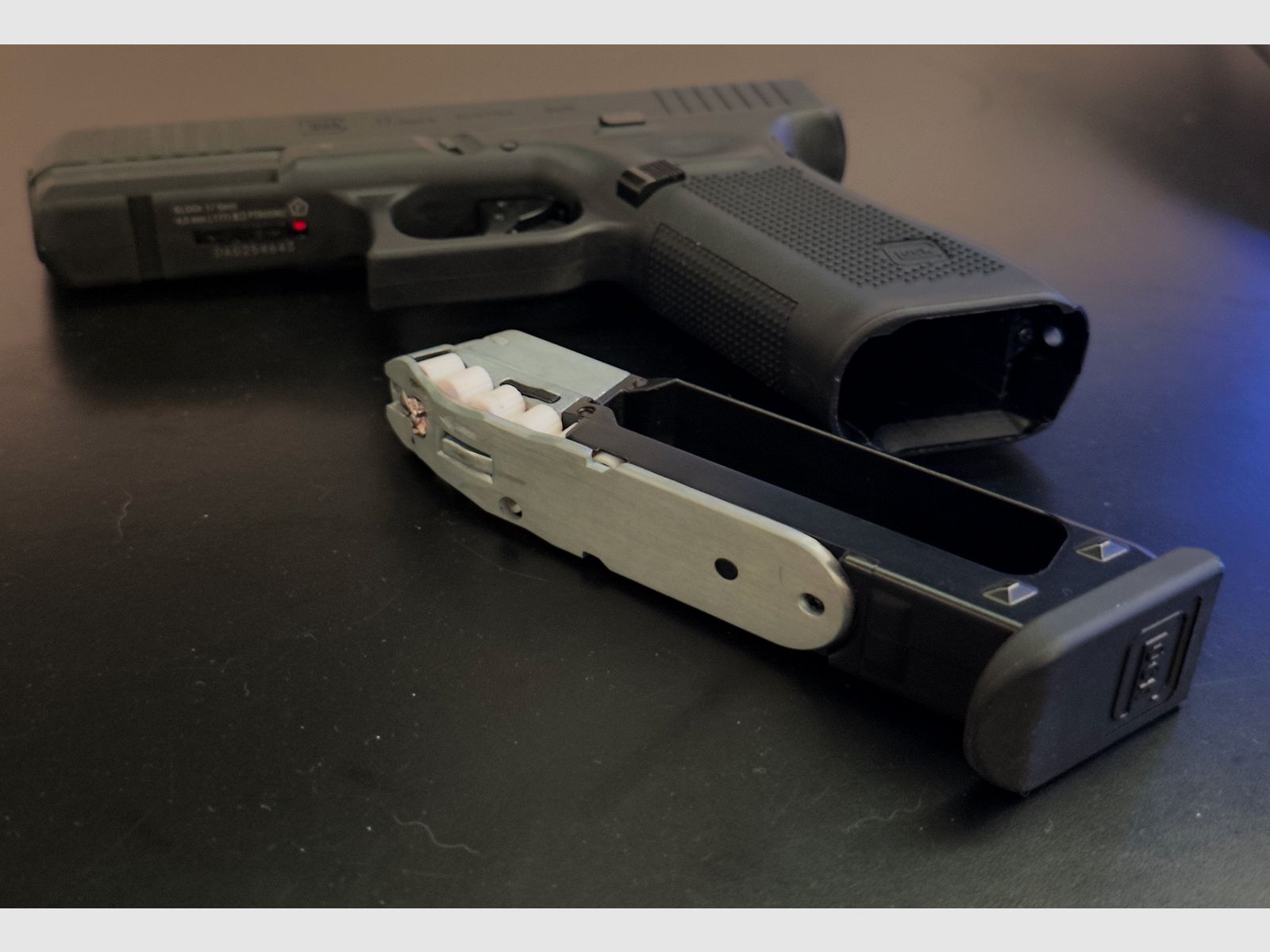 Glock 17 Gen5 Airsoft 4,5mm Diabolo + Original Glock Koffer + 1 Packung Spitzkopfdiabolos