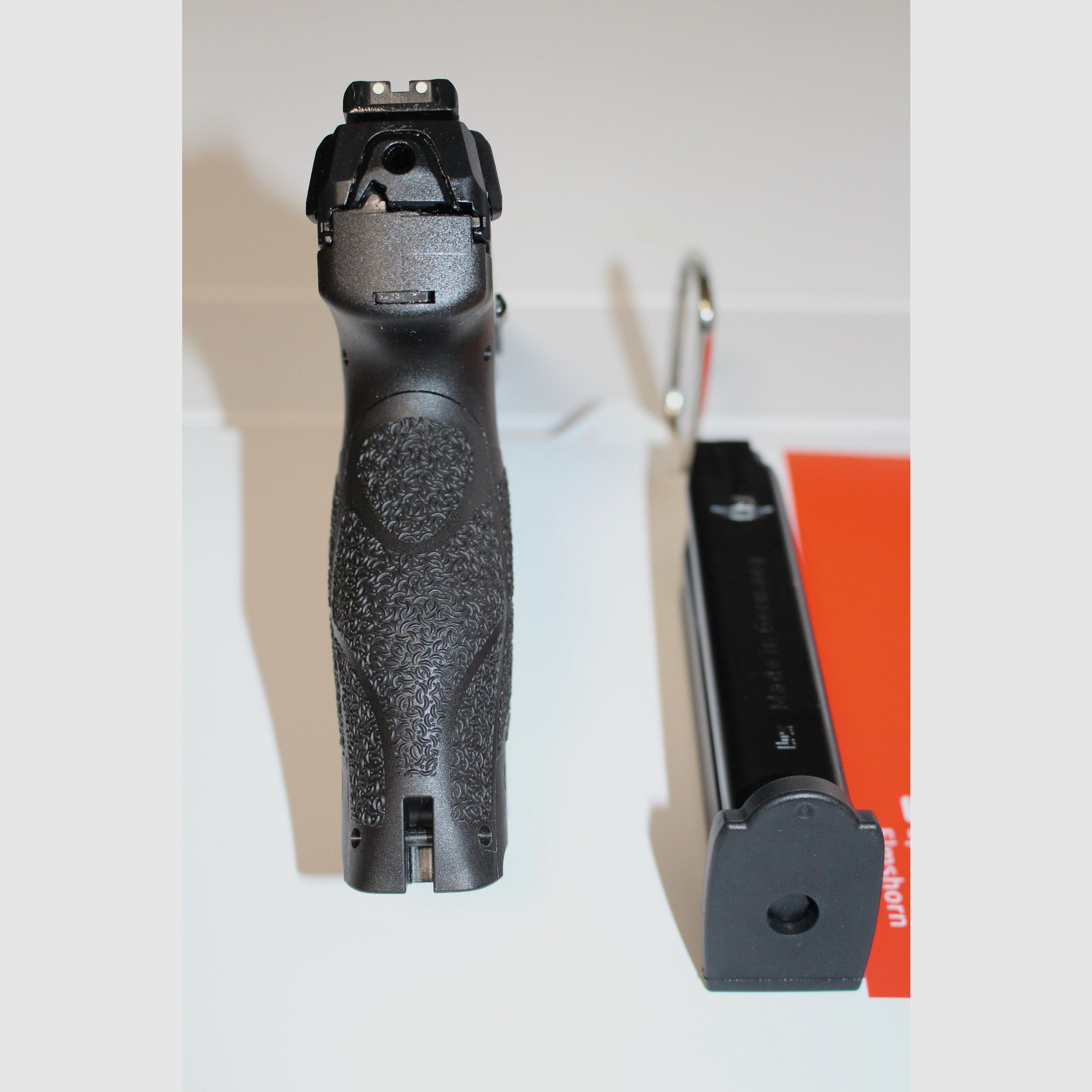 Halbautomatische Pistolie HK SFP 9 SD