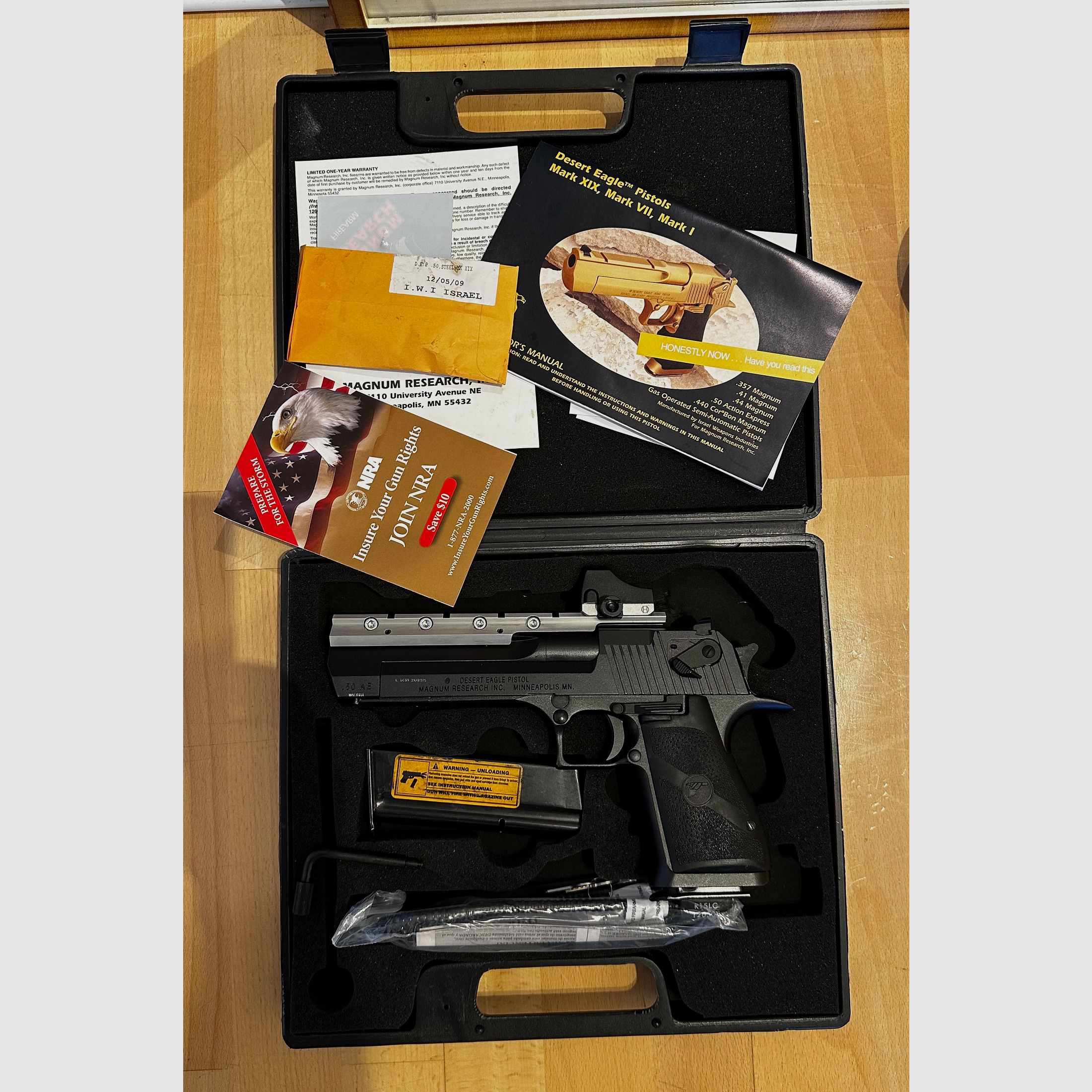 Dessert Eagle 50 AE mit Wechselsystem .44 beides wenige Schüsse