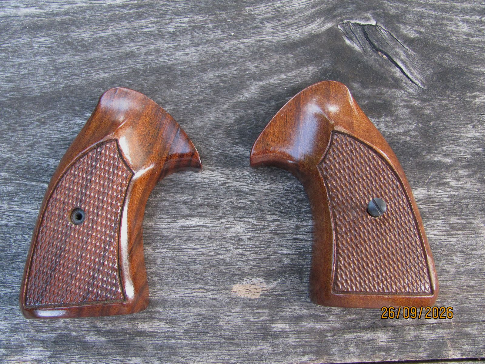 Drewniany chwyt jak nowy Colt Detective Special i podobne modele, zdjęcie 1 z 4