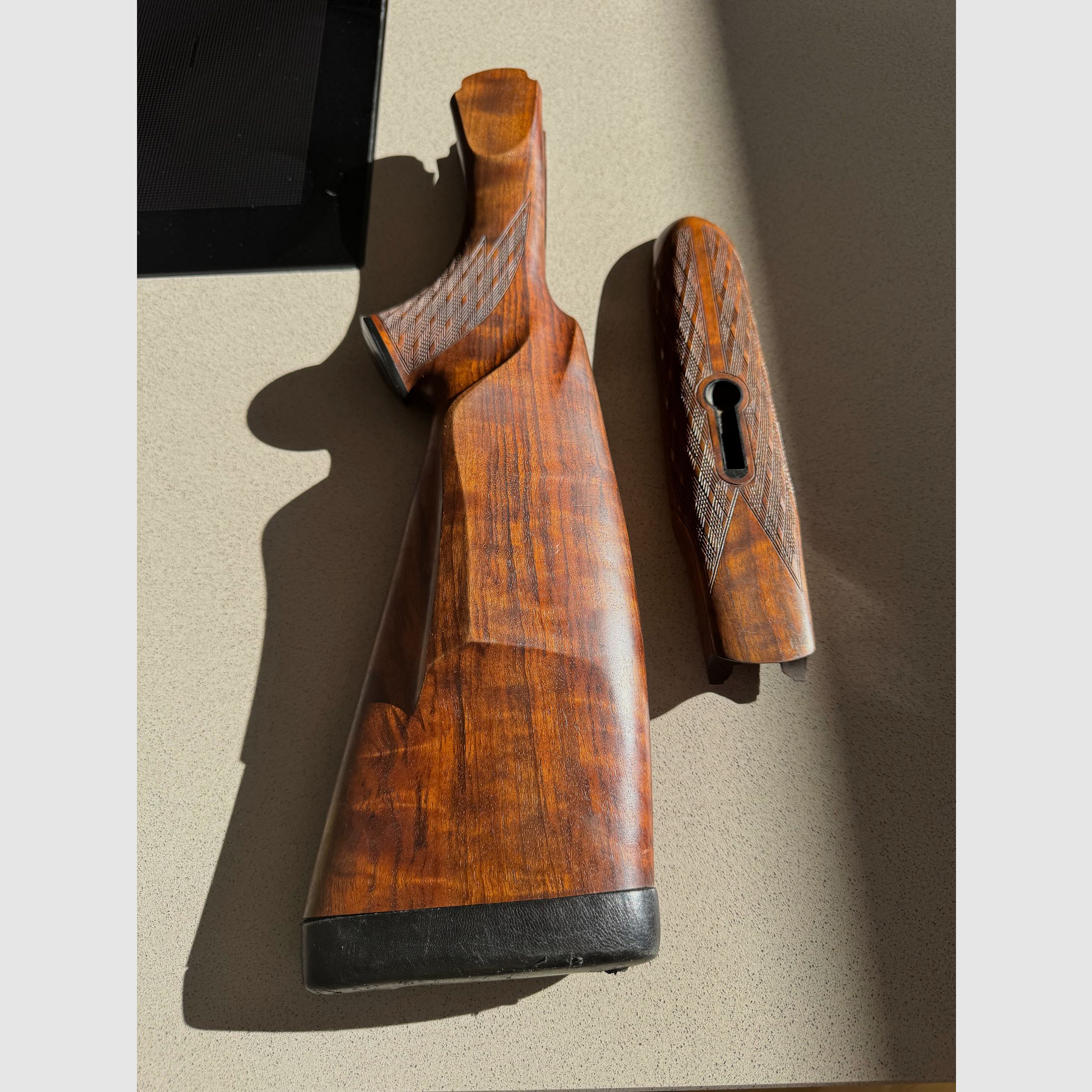Blaser D99 przód i tył z osłoną kolby pokrytą skórą