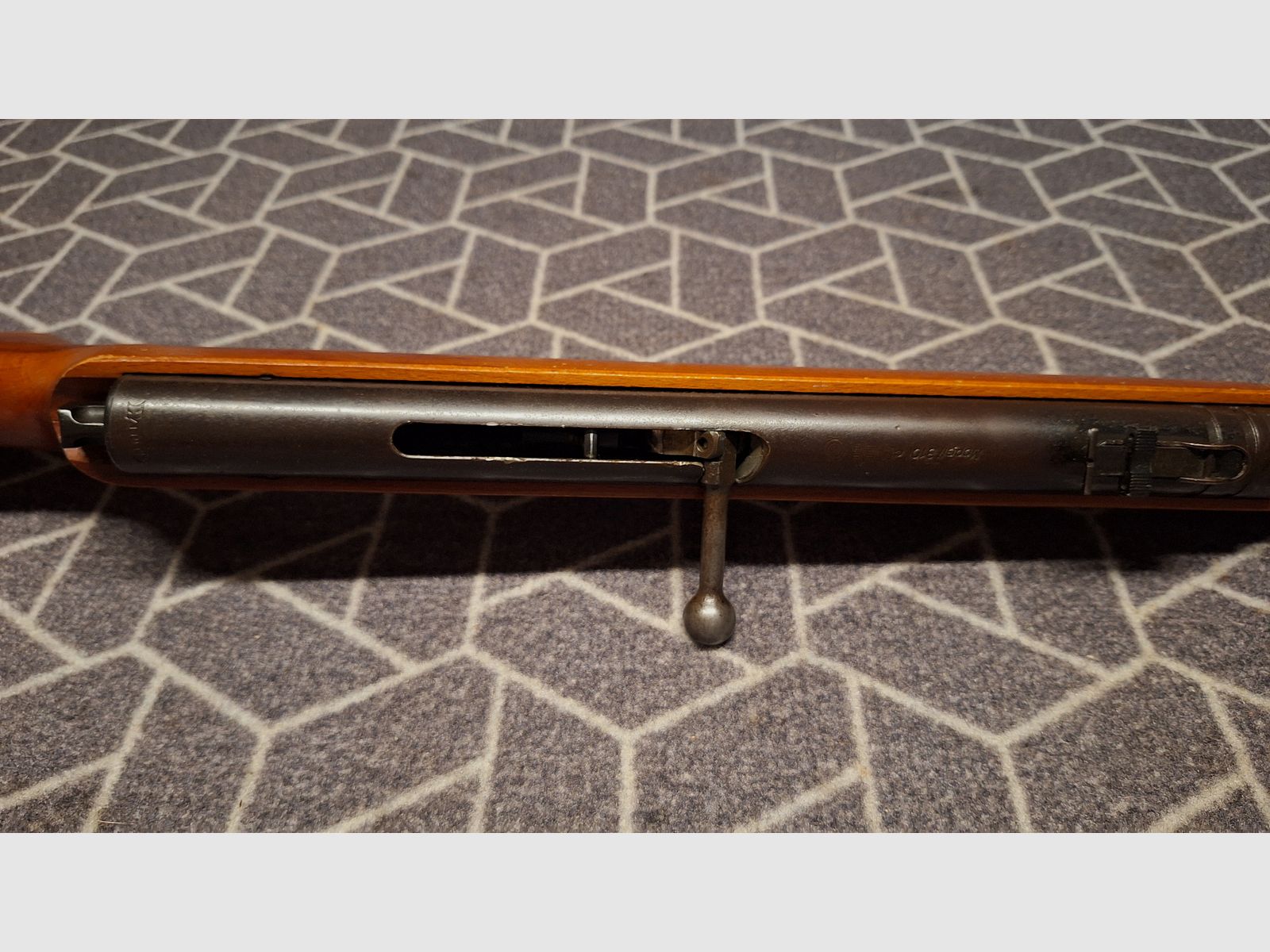 Haenel Suhl 310 "Q1" air rifle with 12-round magazine + original pellets!