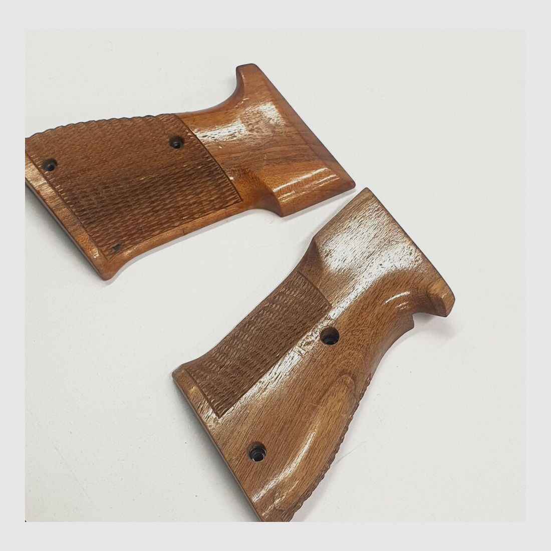 Unbekannt Matchgriffschalen aus Holz