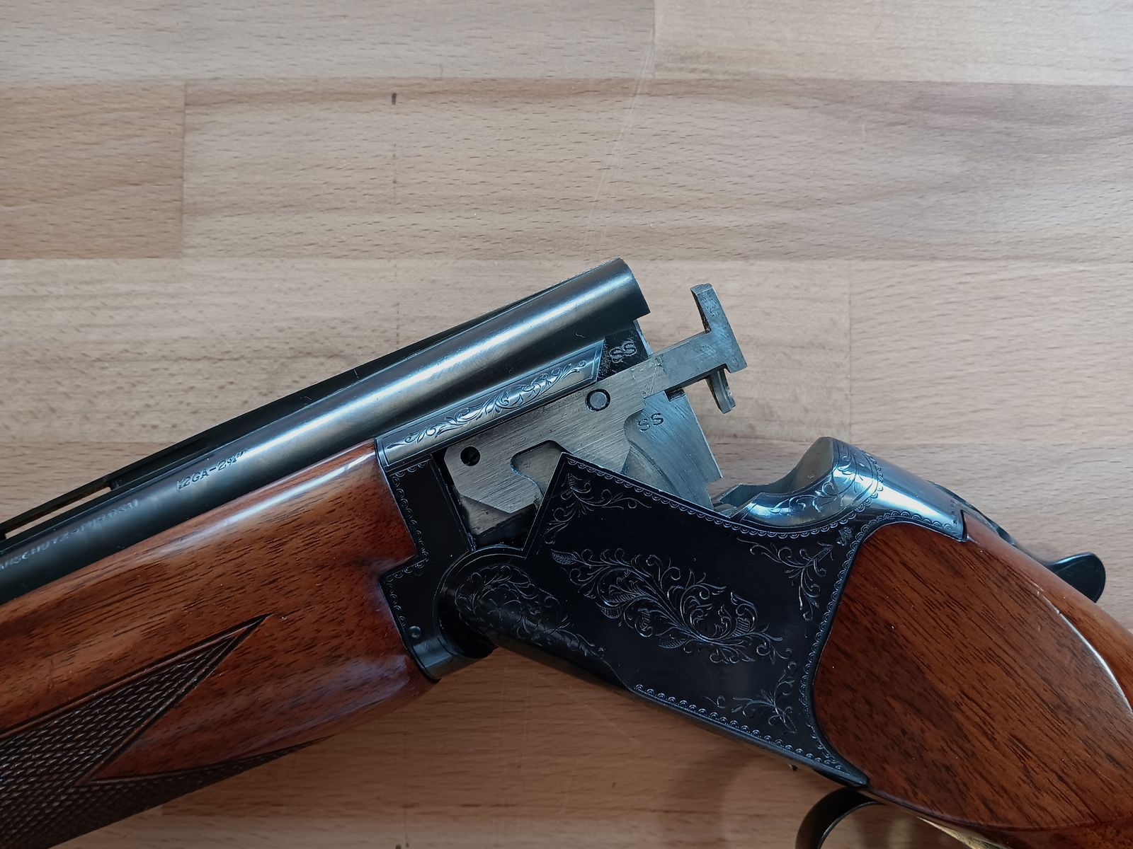 Anschütz Miroku con grilletto dorato versione da caccia con estrattori
