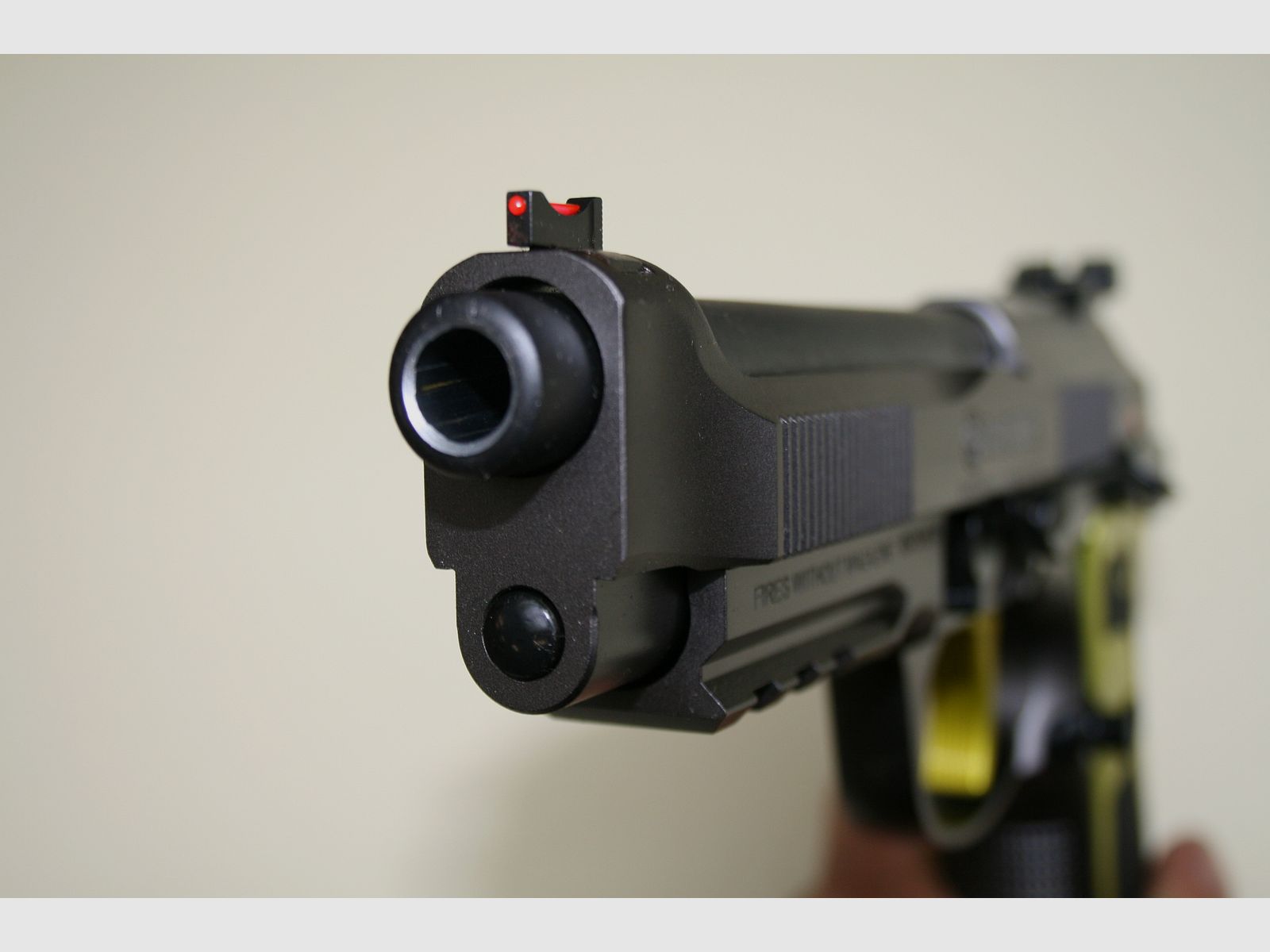 Pistole Beretta 92 X Performance Optic Ready Kal. 9×19 Special Make Gelb, Bild 6 von 8