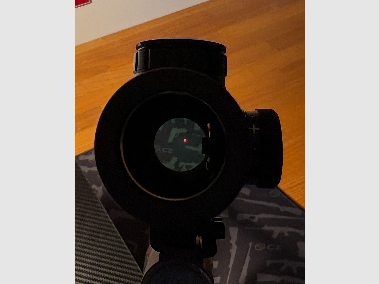 CZ Brno rifle de cerrojo .222 Rem. con cañón intercambiable 12/70 y óptica