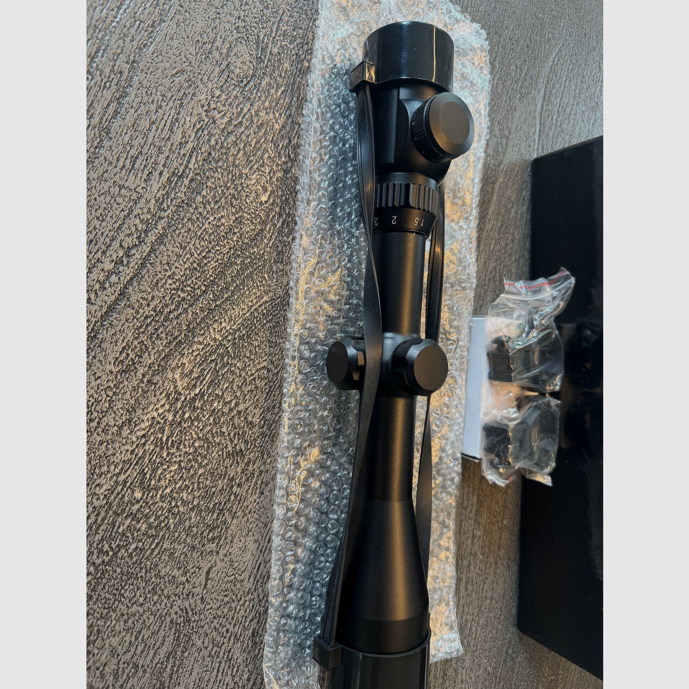 Leader Huntersman 1,5-6x42E mit beleuchtetem Duplex Absehen