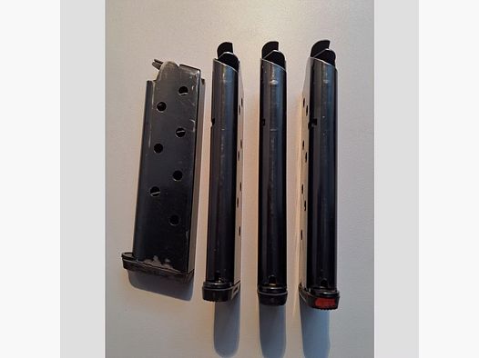 4 gebrauchte Magazine von Devel Kal. .45 ACP