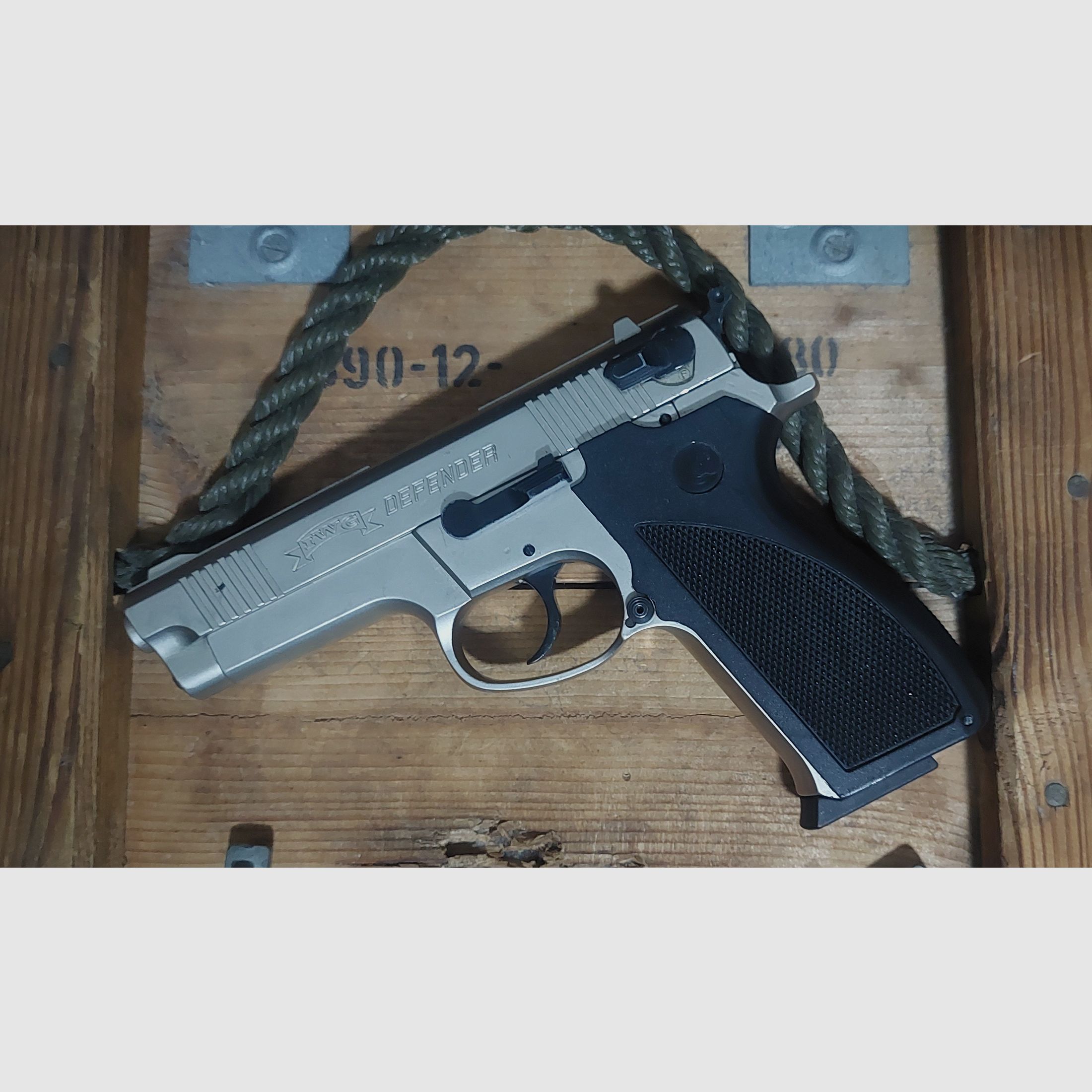 IWG Defender 9 mm P.A.K (PTB 727)