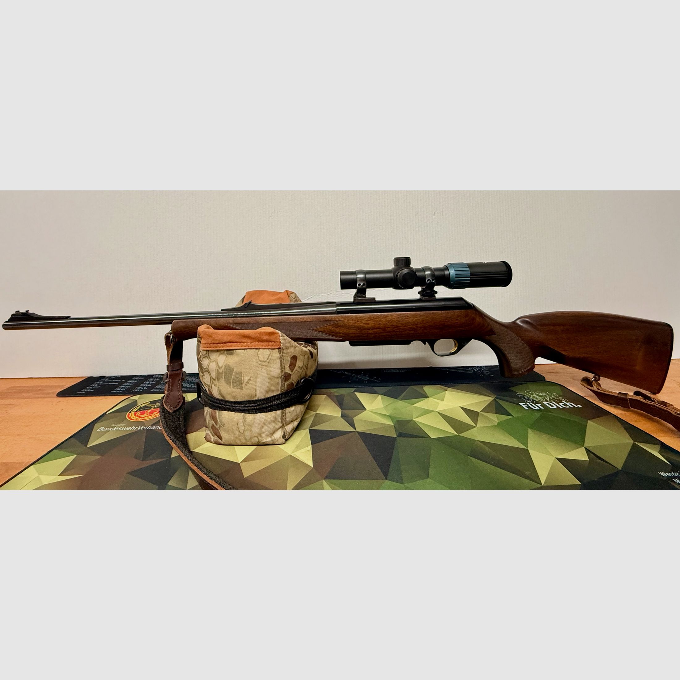 Browning Acera straight-pull repeater 30-06 incl. Luger 1-4x26 stalking scope & sling, afbeelding 1 van 11