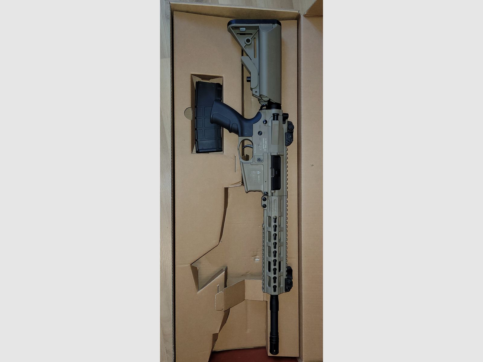 Tippmann Tactical Commando M4 S-AEG 6mm BB Tan