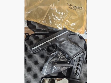 Glock 44 .22lr Silverline