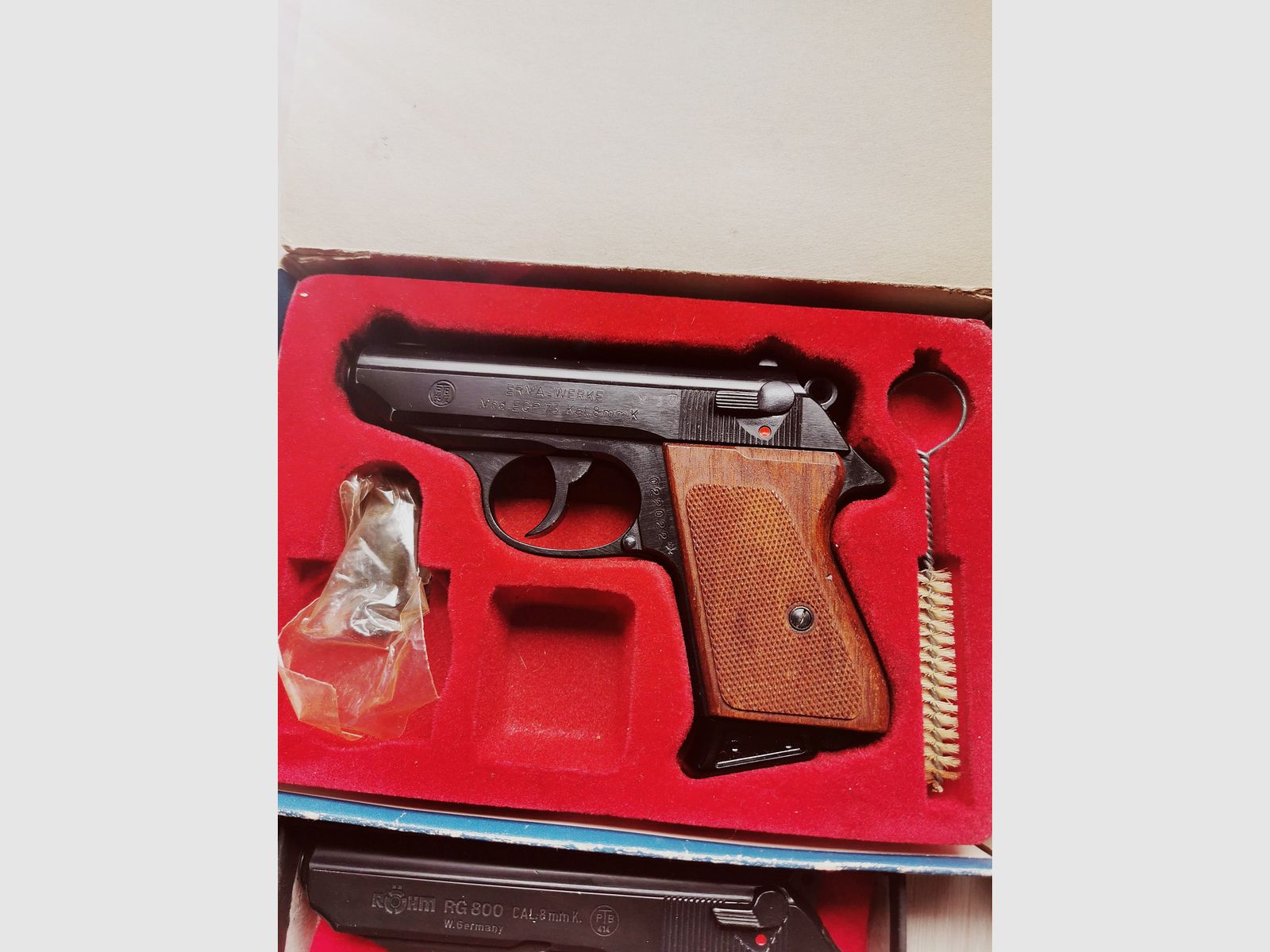 Erma EGP 75 Zustand Top wahrscheinlich nur staatlicher Beschuss mit PtB Sammler Waffen !