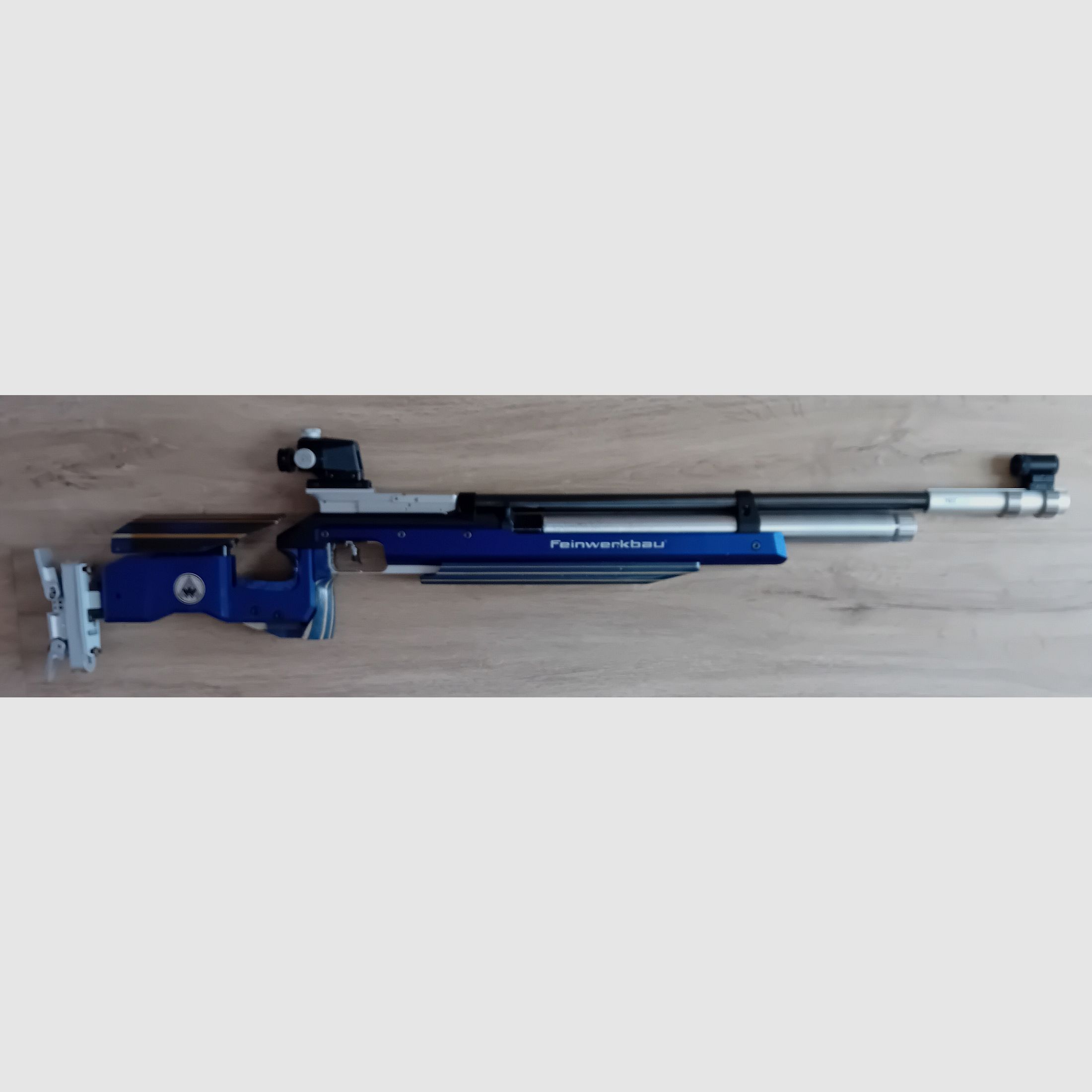 Press - Luftgewehr Feinwerkbau P 70 ALU - Links - Schaft