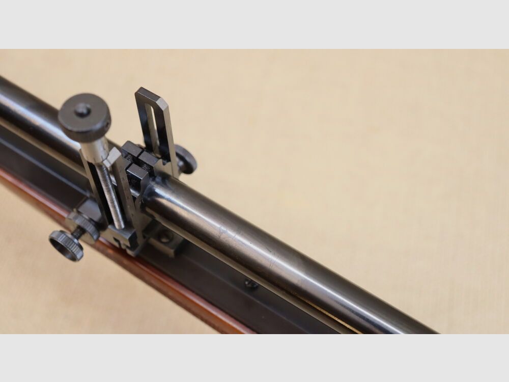 Pedersoli High-Wall Winchester 1885 inkl. Malcolm Scope .38-55Win