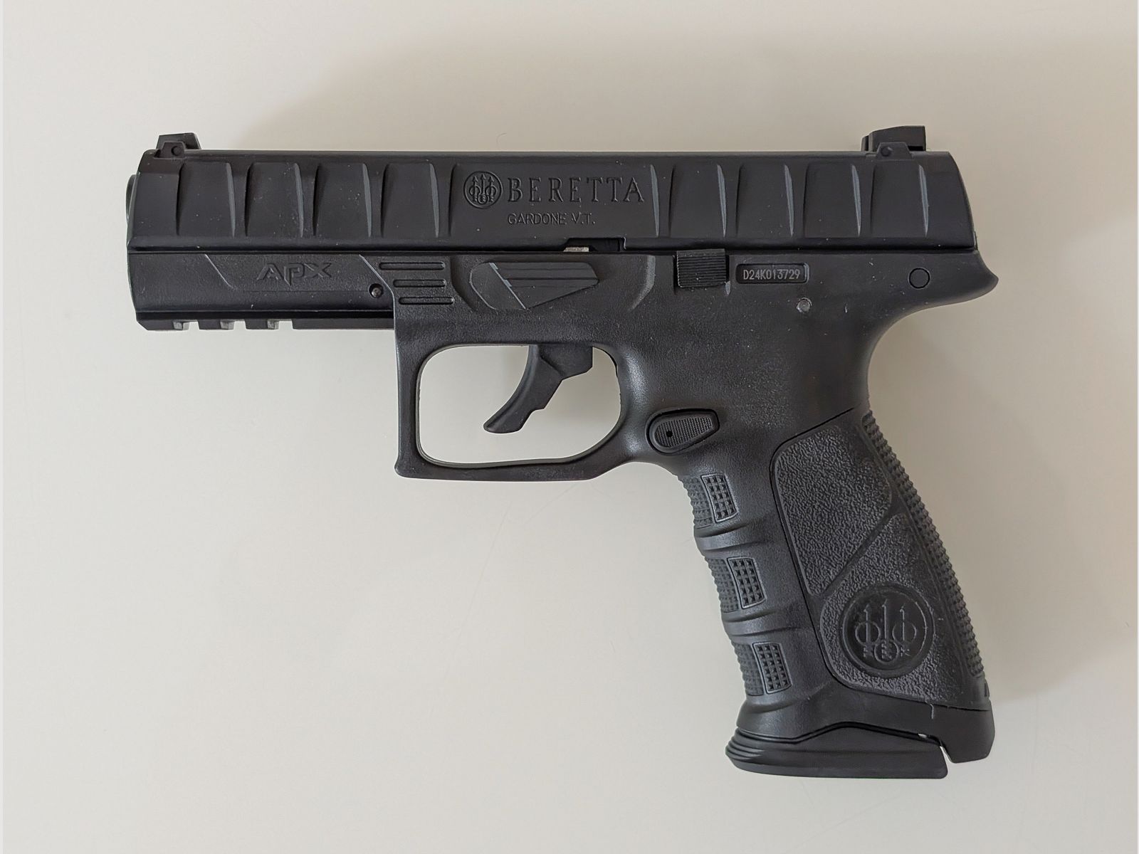 Beretta APX 6 mm, CO₂, < 1,6 J