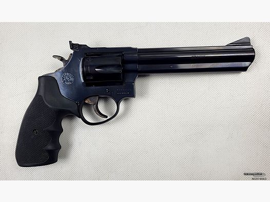 Taurus 689