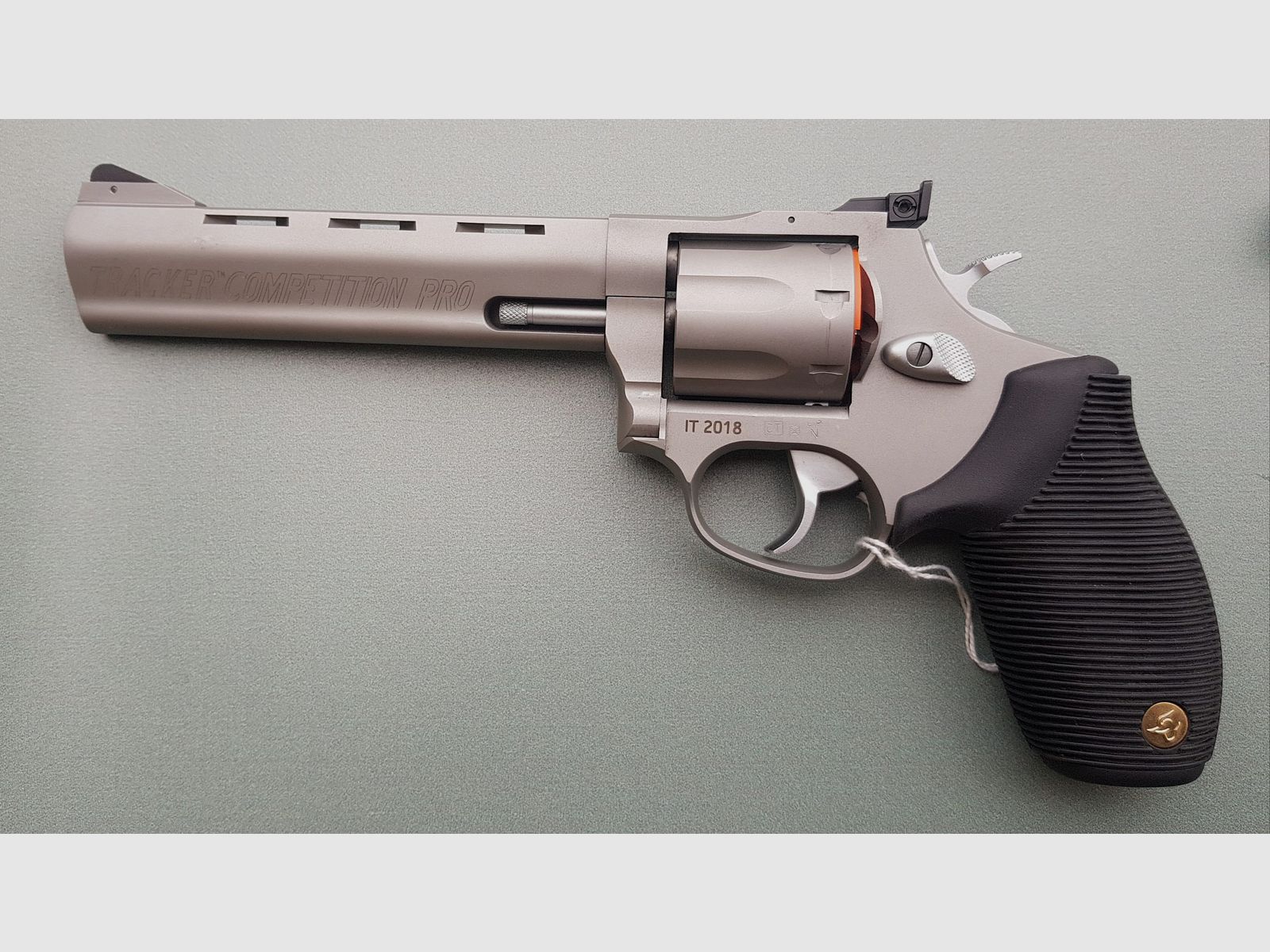 A 39 TAURUS Tracker revolver 627 kal. 357 mag.