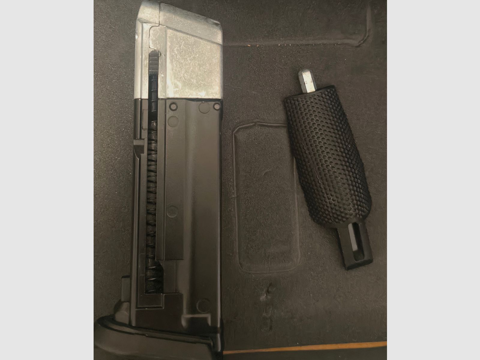 ⚠️ Achtung MagFed Freunde, Walther PDP Compact 4 T4E-Kaliber .43, nur ein Magazin zur Probe Geschossen + Munition & 10er Packung Walther Co2-Kartuschen sowie Umarex Cordura Holster, Absolut Neuwertig!! ⚠️ Versandkosten Frei!! 