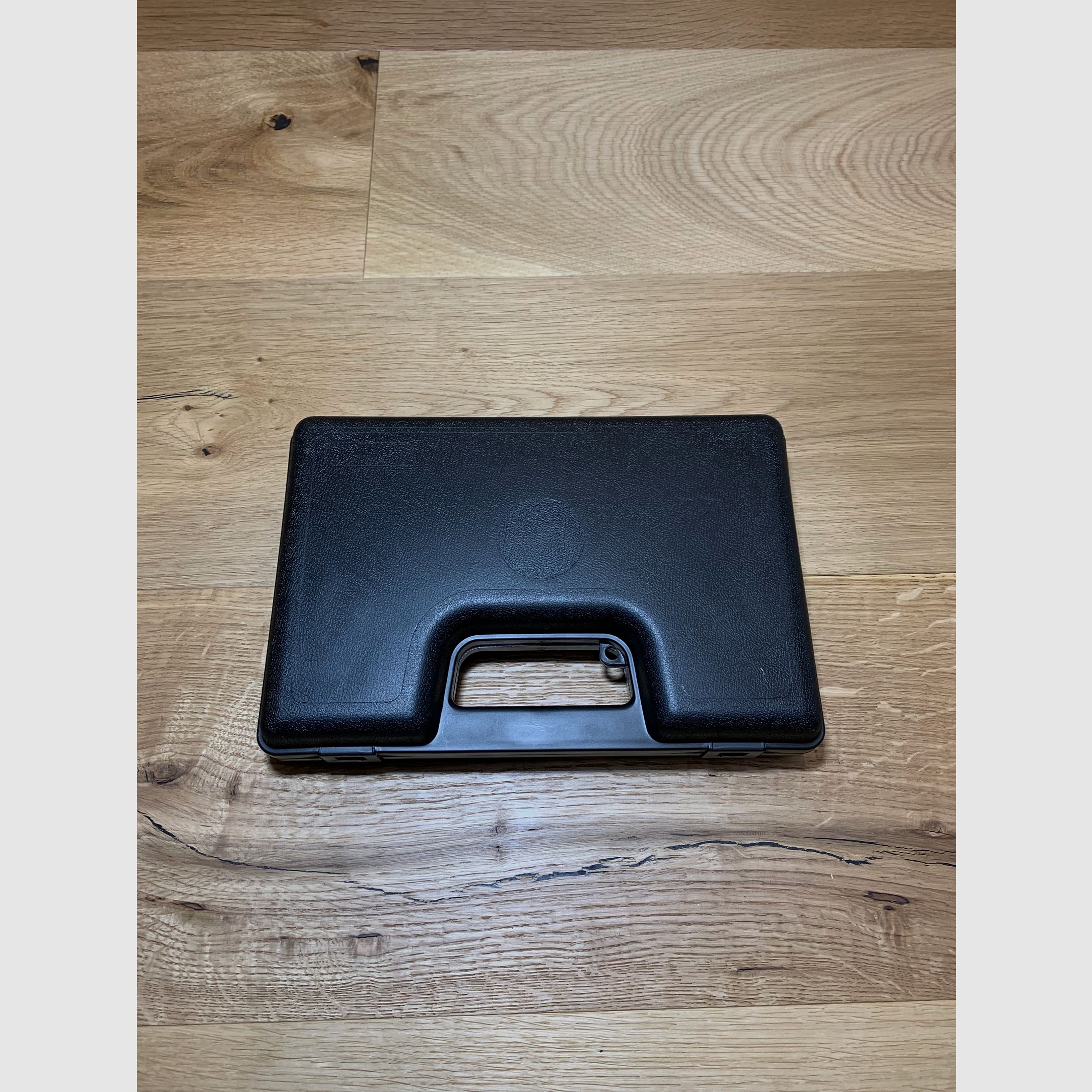 Walther P22 signal pistol 9mm P.A.K. in bicolor by Umarex