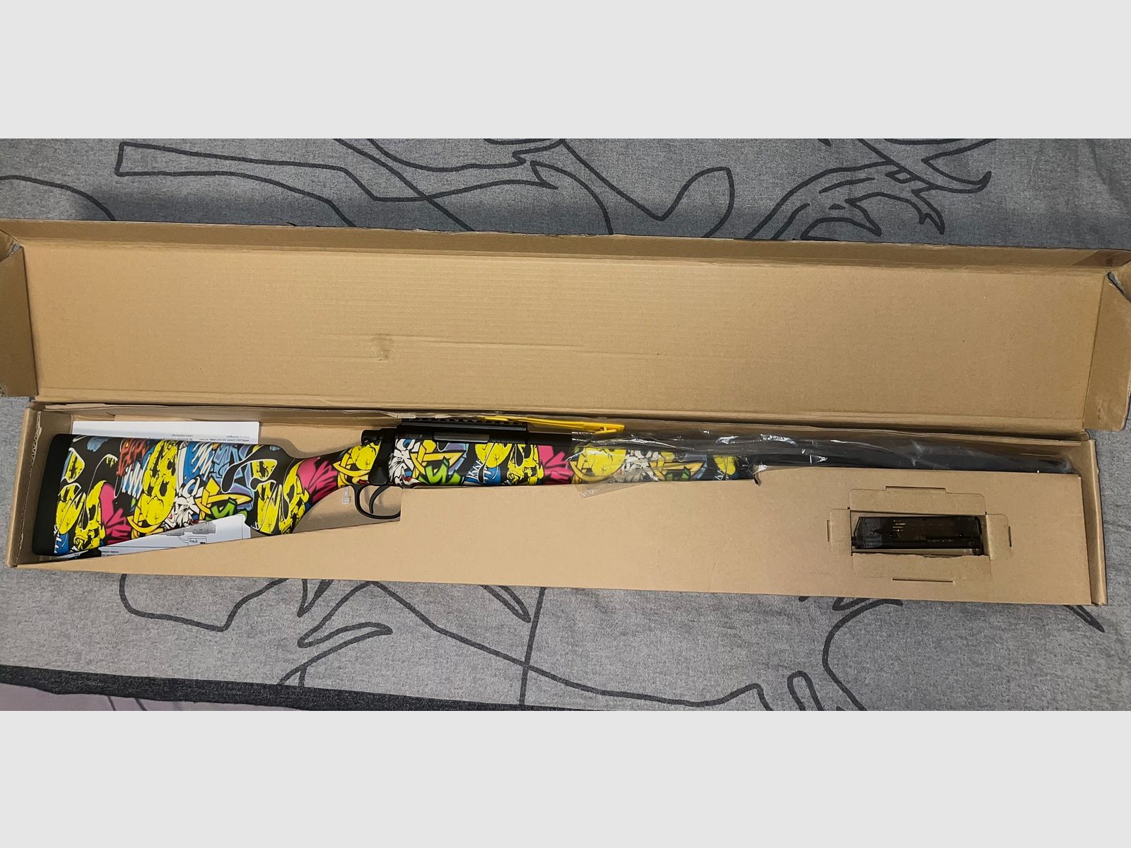 Double Bell VSR-10 Bolt Action Snipergewehr Springer 6mm BB schwarz - Jokers Graffiti Edition (DEFEKT)
