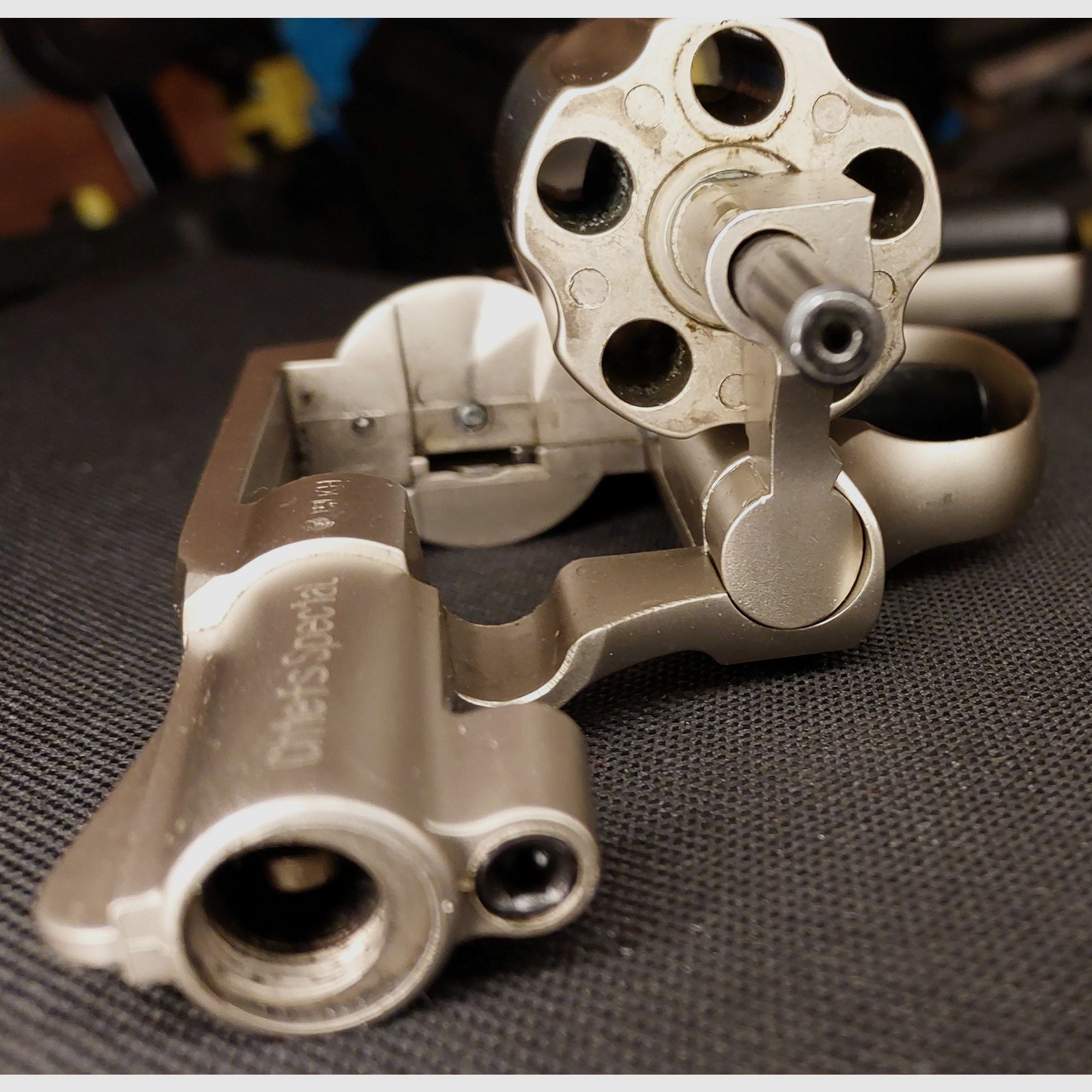 Smith & Wesson Chiefs Special Schreckschussrevolver Kal. 9mm R.K. Nickel (PTB 794)