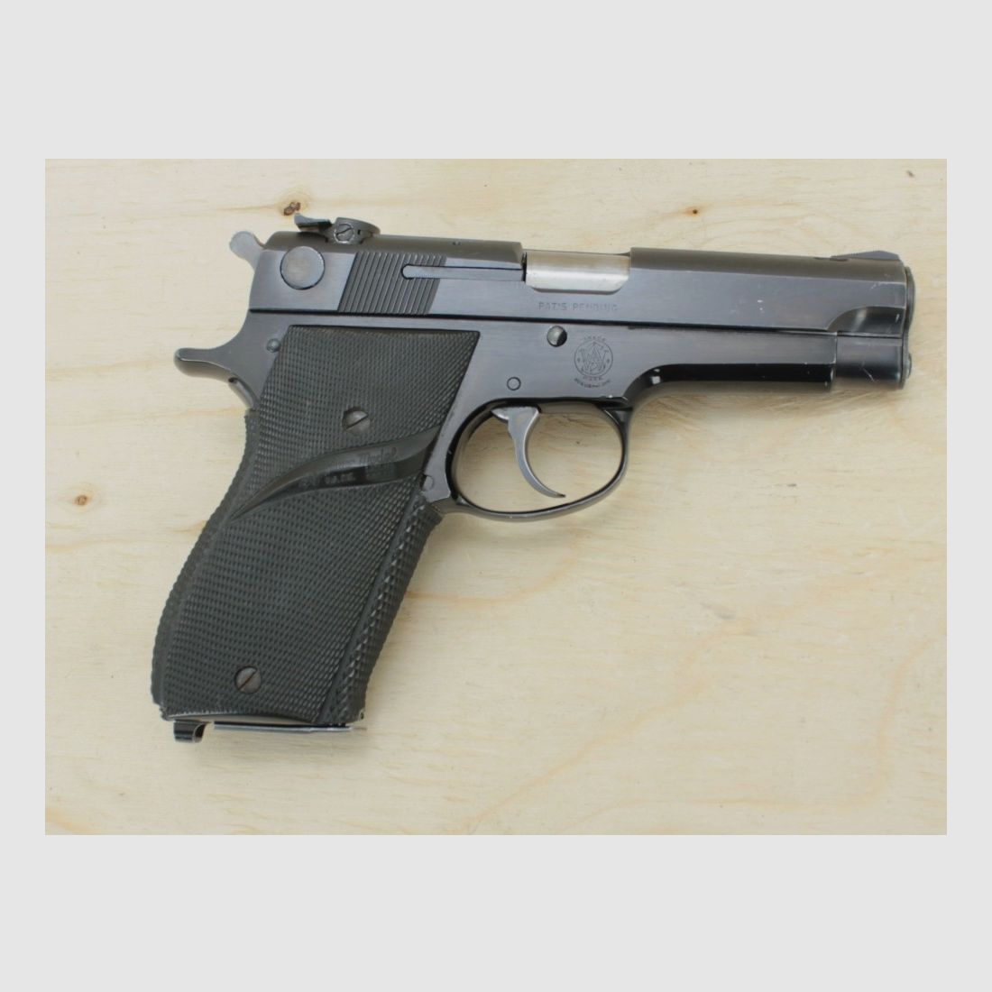Pistolet samopowtarzalny SMITH&WESSON Mod. 39-2 kal. 9mm Luger, z mag. 8-nabojowym, zdjęcie 1 z 3