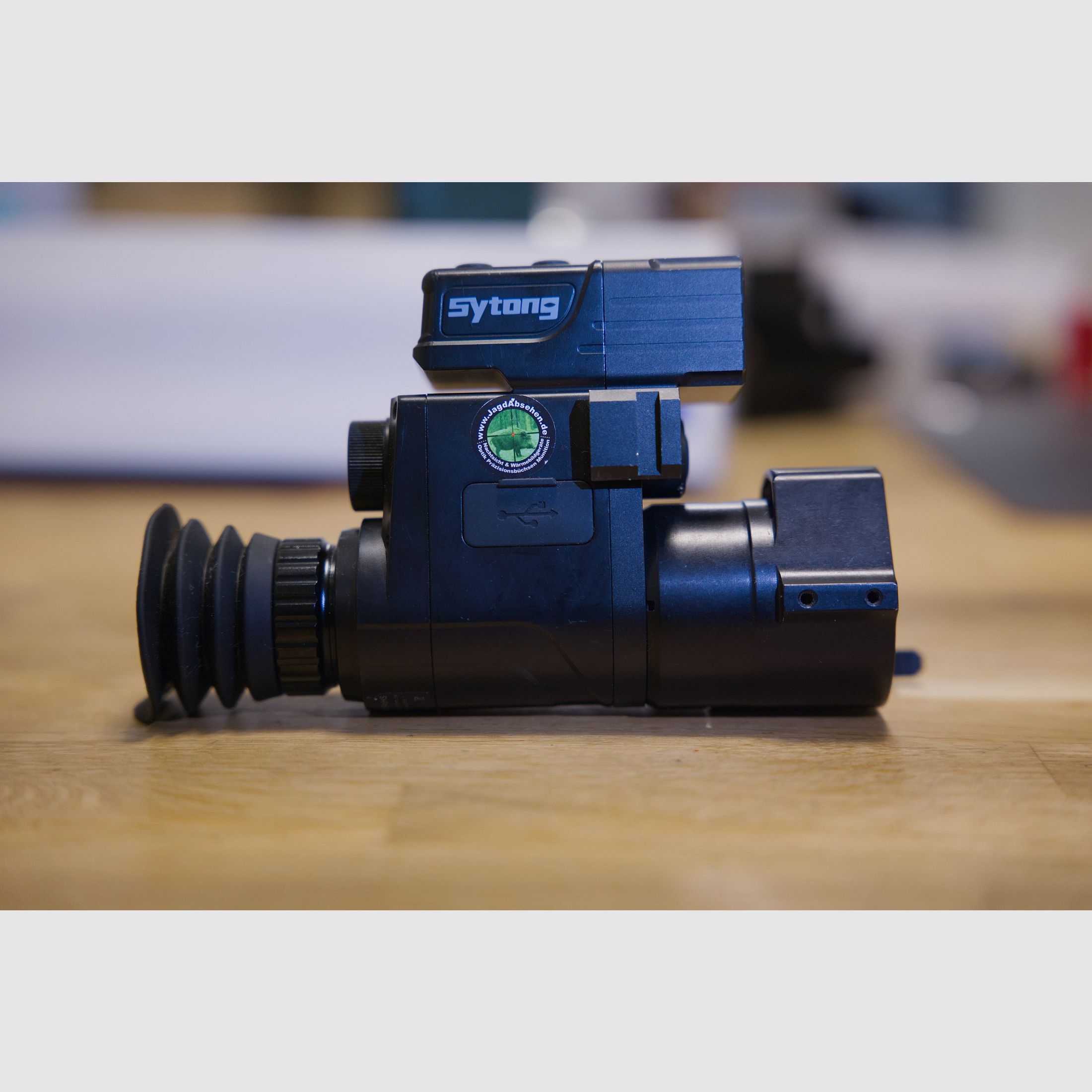 Sytong HT-77 Nachtsichtgerät inkl. Maximtac IR-Strahler 850 nm + 2 Akkus – voll funktionsfähig