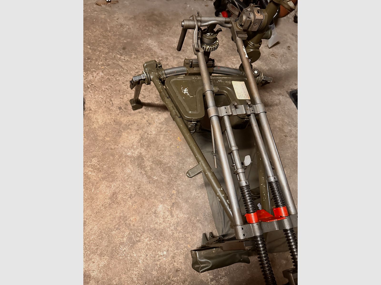 MG 3 affusto terrestre con ottica BW affusto da campo hensoldt wetzlar