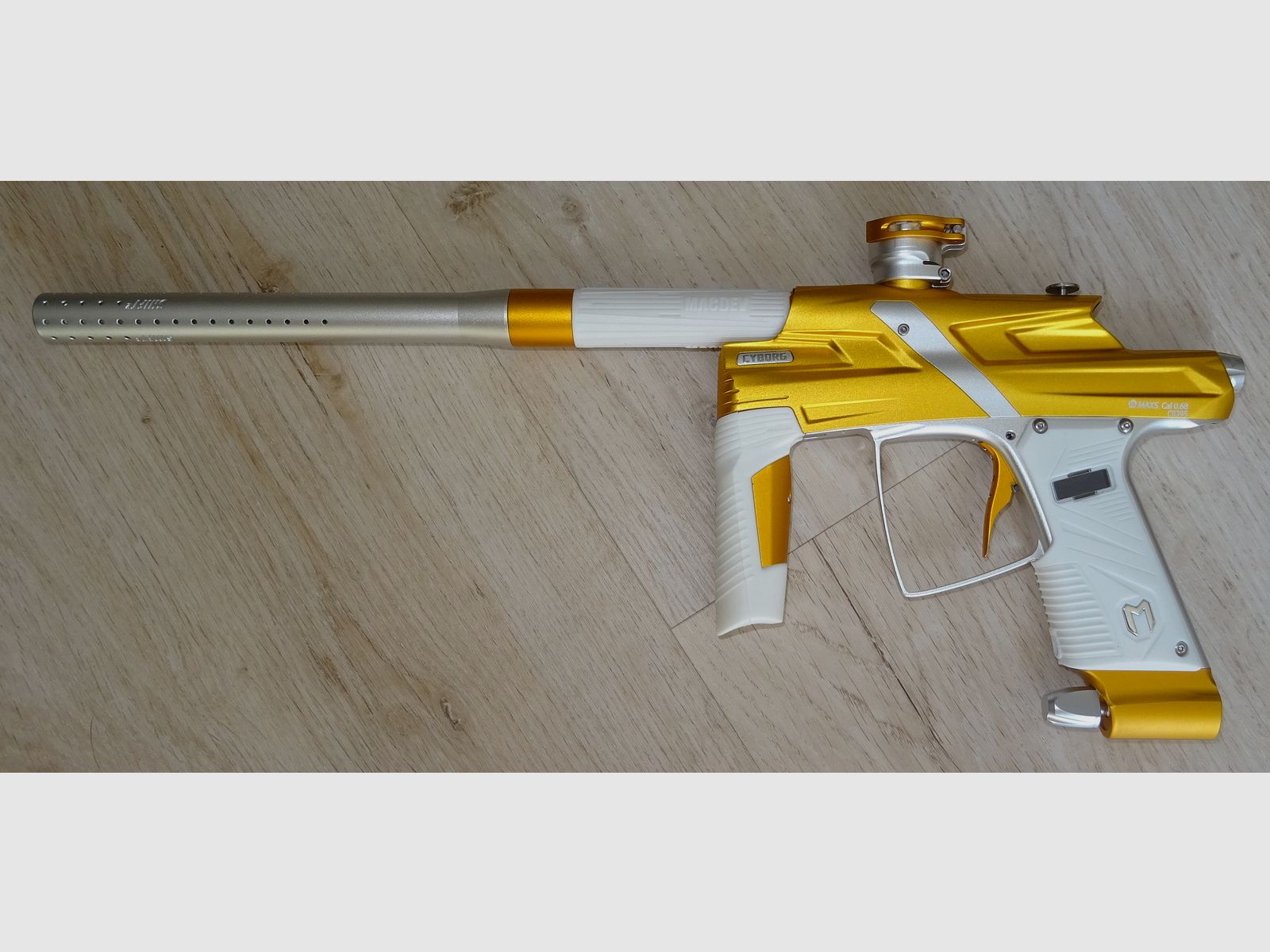 MacDev Cyborg 6 Gold – Silver – White (collector's item)
