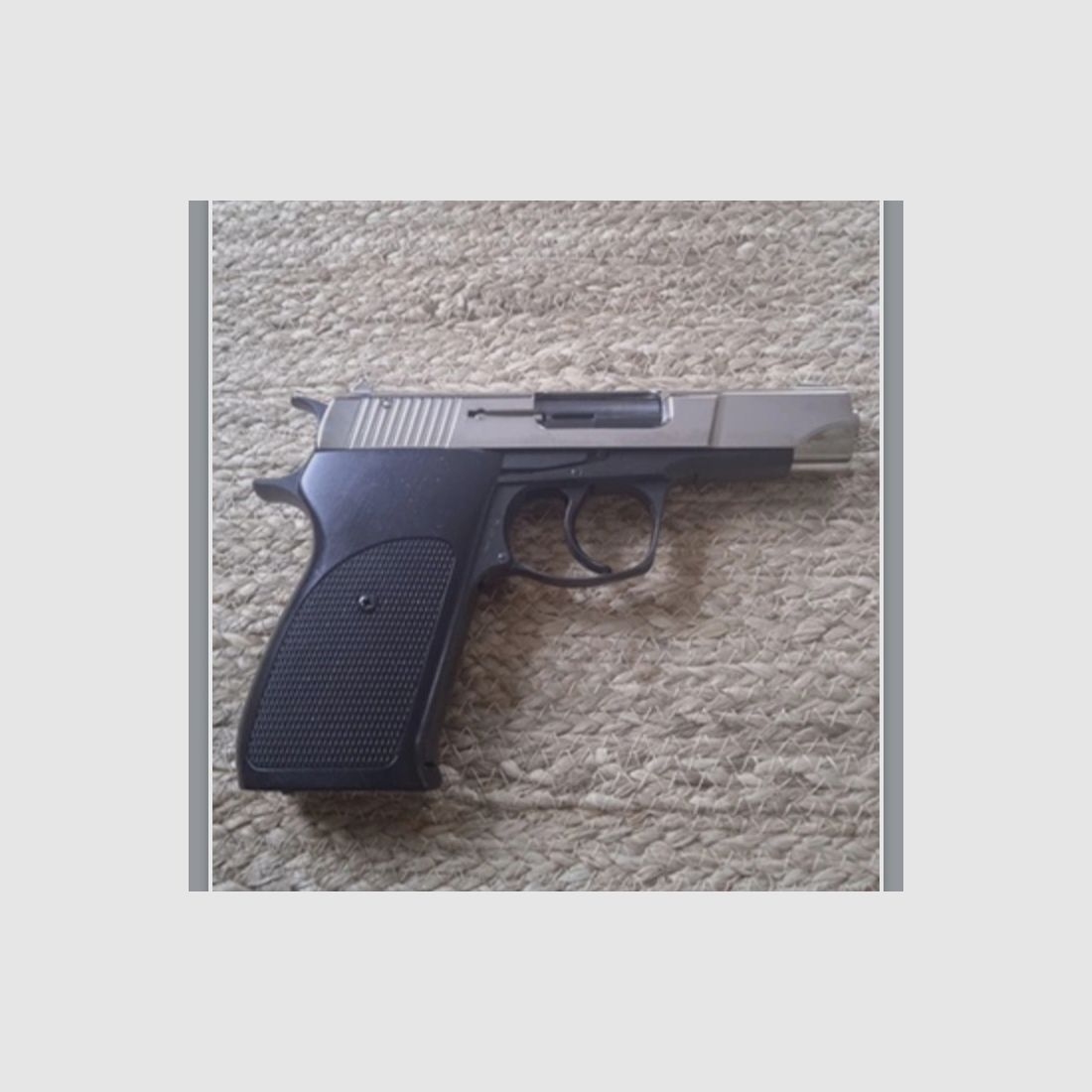 Röhm 725 first generation with wide magazine
