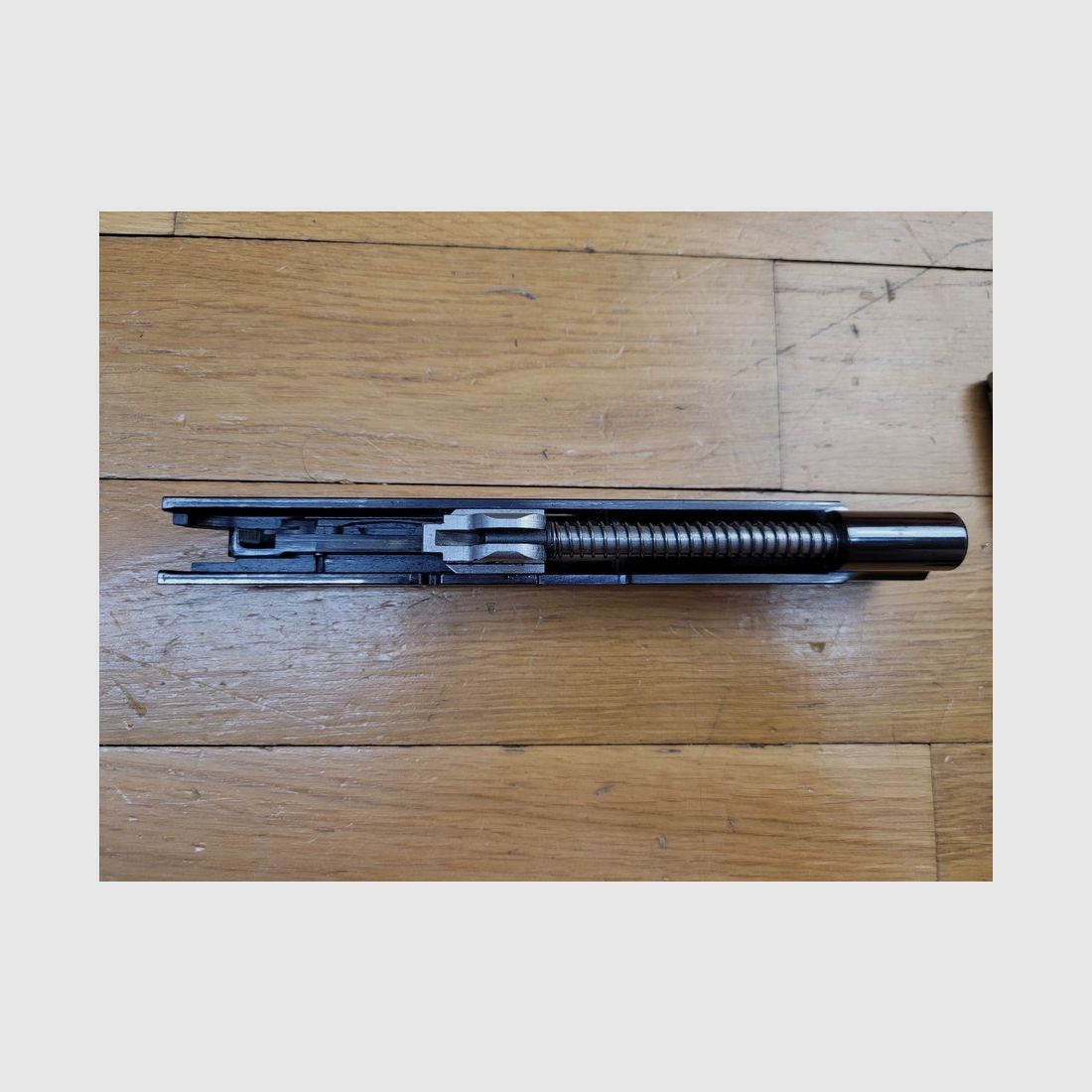 Wunderschöne Umrüstung für SIG P210 – Kaliber 22LR – Mit seinem speziellen Magazin 1. Art – Geeignet für SIG mit 120mm Lauf wie P 210-2, 3, 4, 6… – komplett und im neuwertigen Zustand – Sehr selten!, Bild 6 von 14