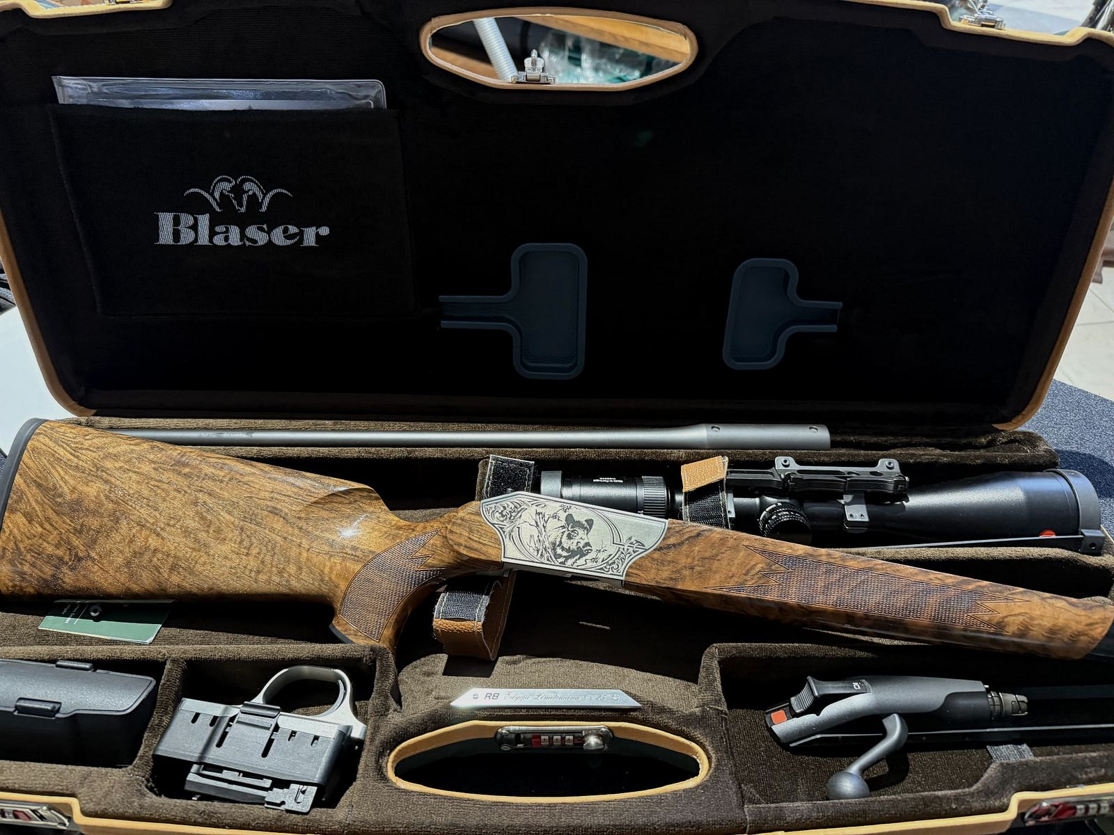 Blaser R8 LUXUS Repetierbüchse cal. .308 Win, Bild 1 von 4