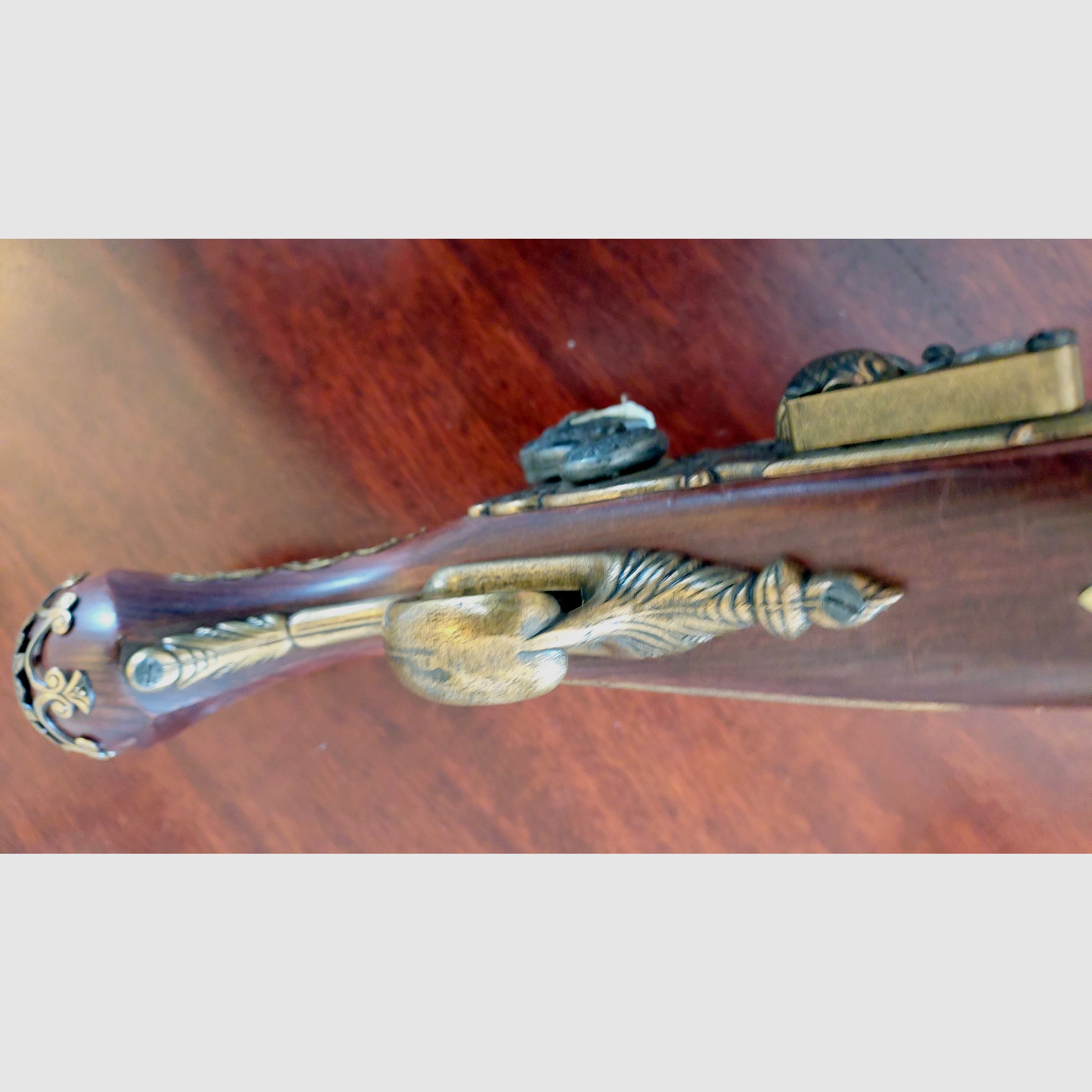 Replica flintlock pistol decoration – defective