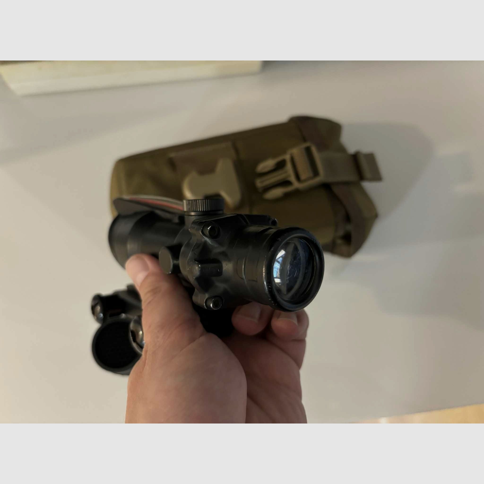 Trijicon ACOG 4x32 celownik Chevron