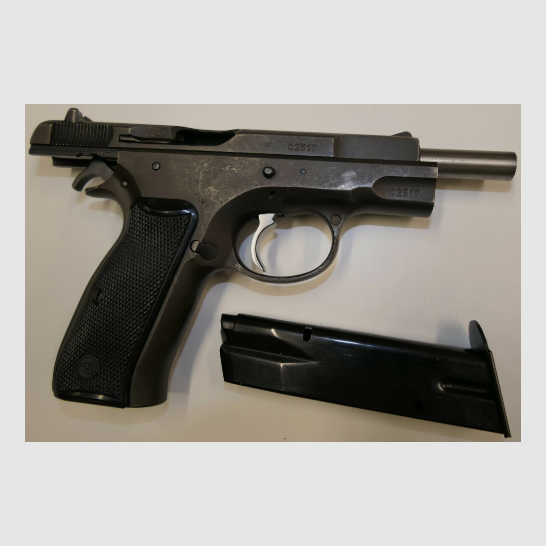 CZ	 Halbautomatische Pistole, CZ75, 9x19mm; 9mm Para; 9mm Luger