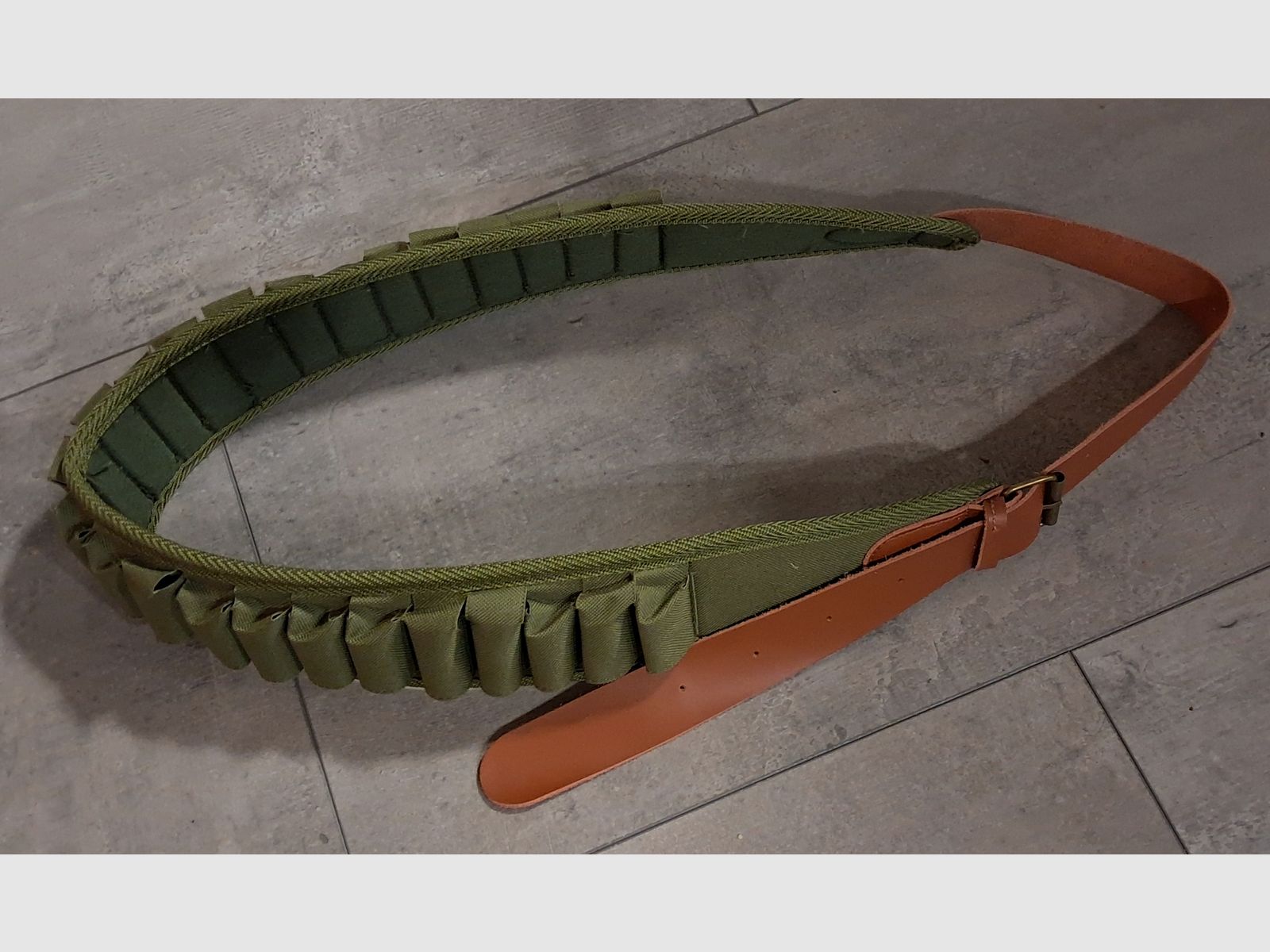 Patronengurt Kaliber 12, Cordura Leinen oliv, Lederverschluss wie neu!