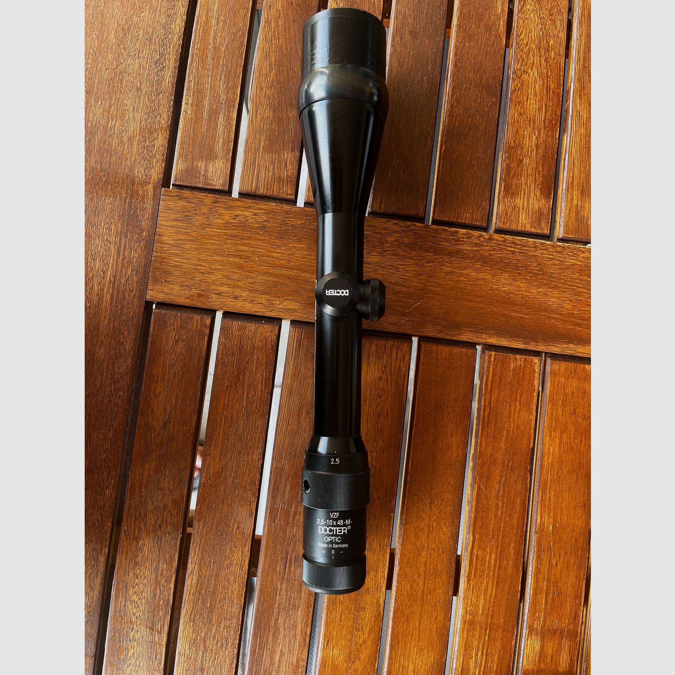 Docter 2,5-10x 48 M