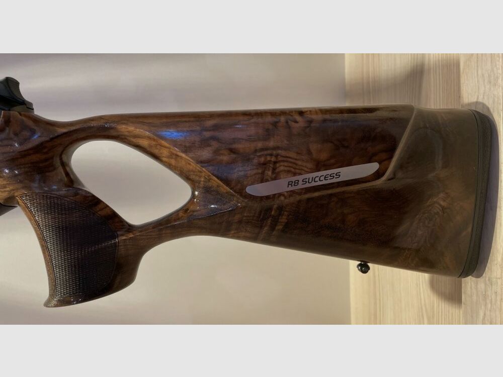 BLASER R8 SUCCESS (HOLZKLASSE 4+)