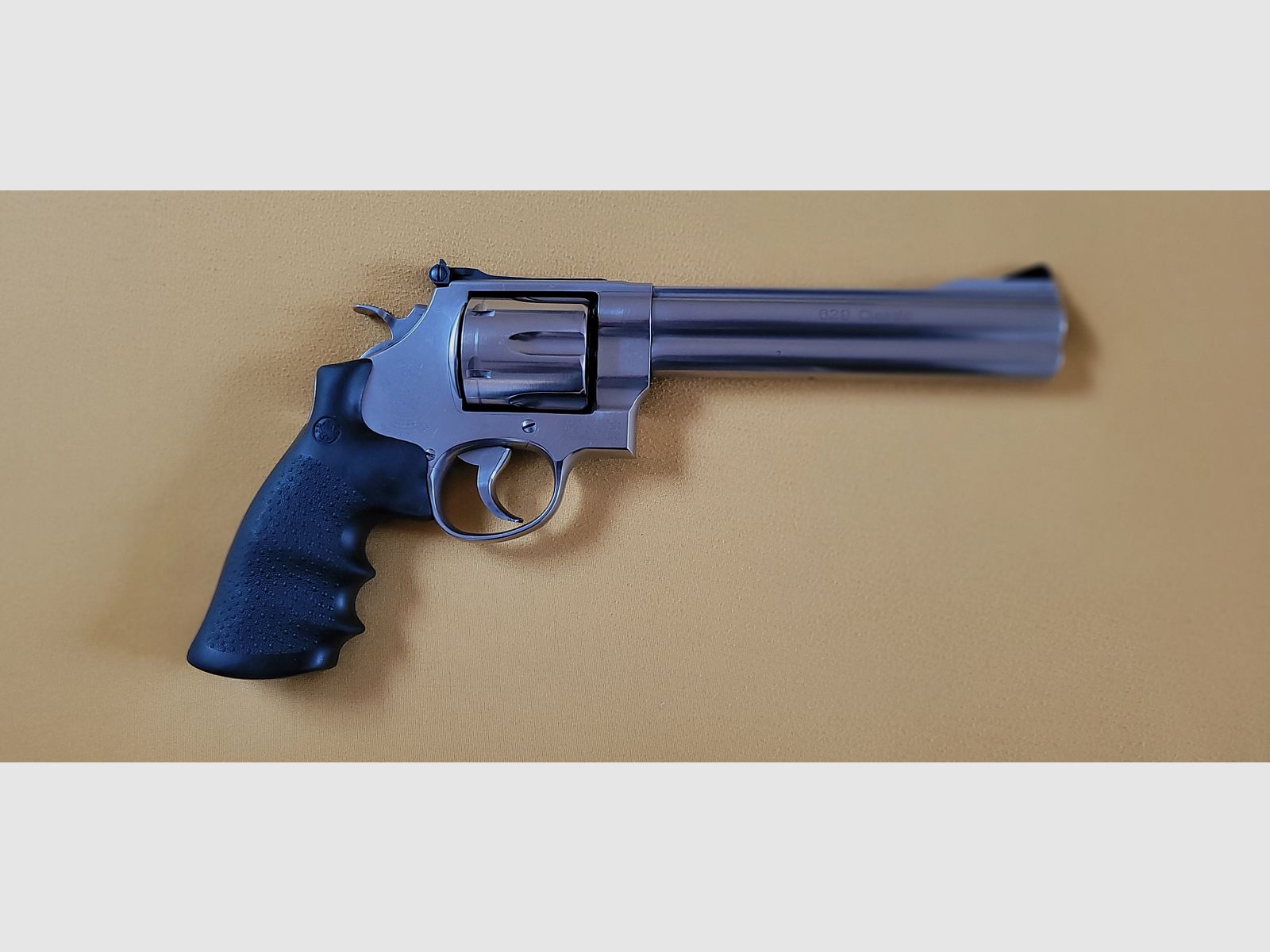 44 Magnum Smith & Wesson Revolver 629-5 Classic