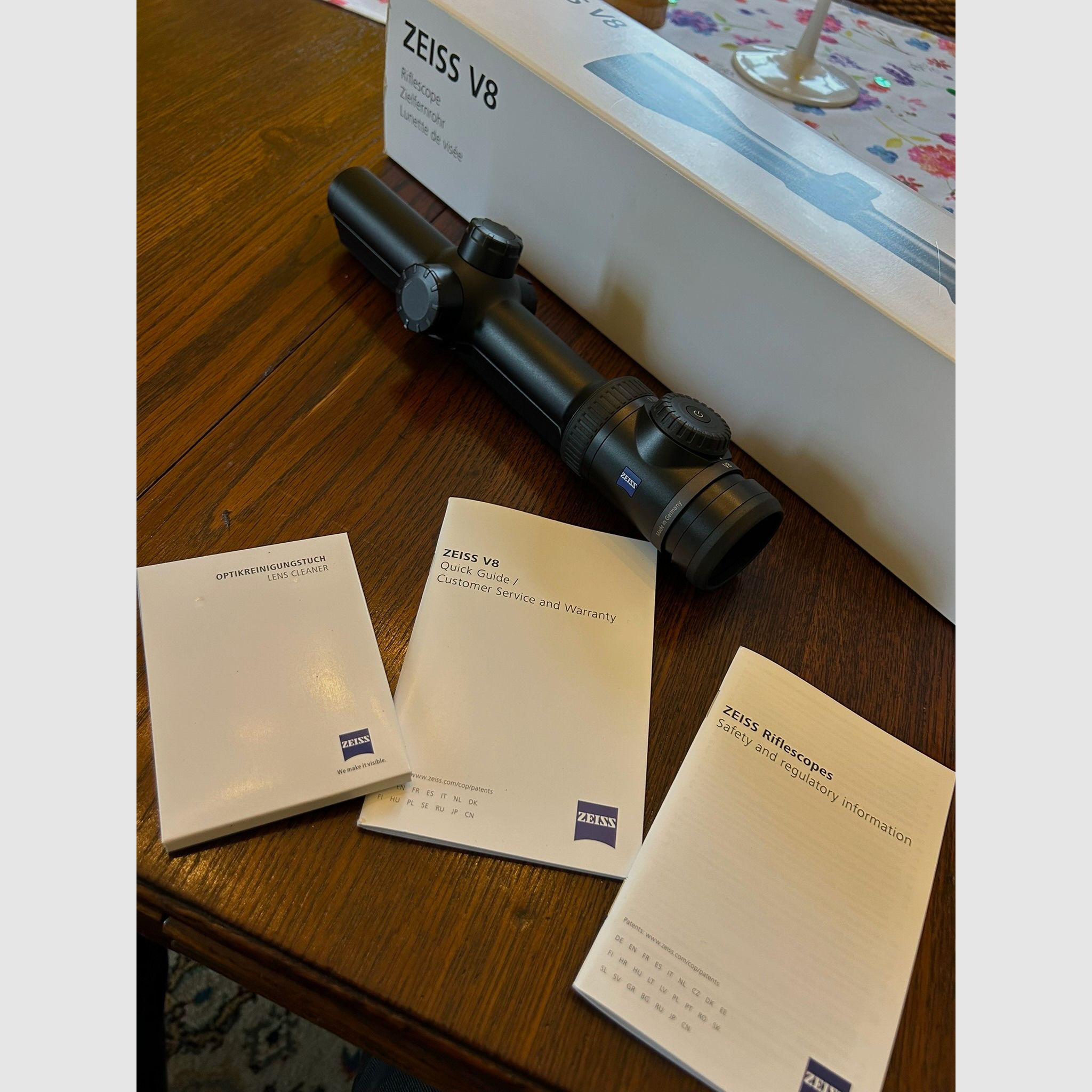 Zeiss V8 1.1 - 8 x 24 with rail, no Swarovski or Leica