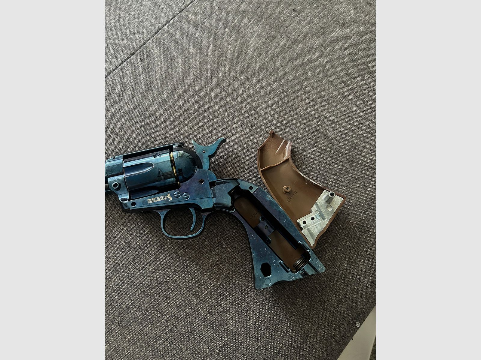 Colt Single Action Army® 45 blue Co2-Revolver Kaliber 4,5 mm BB (P18)