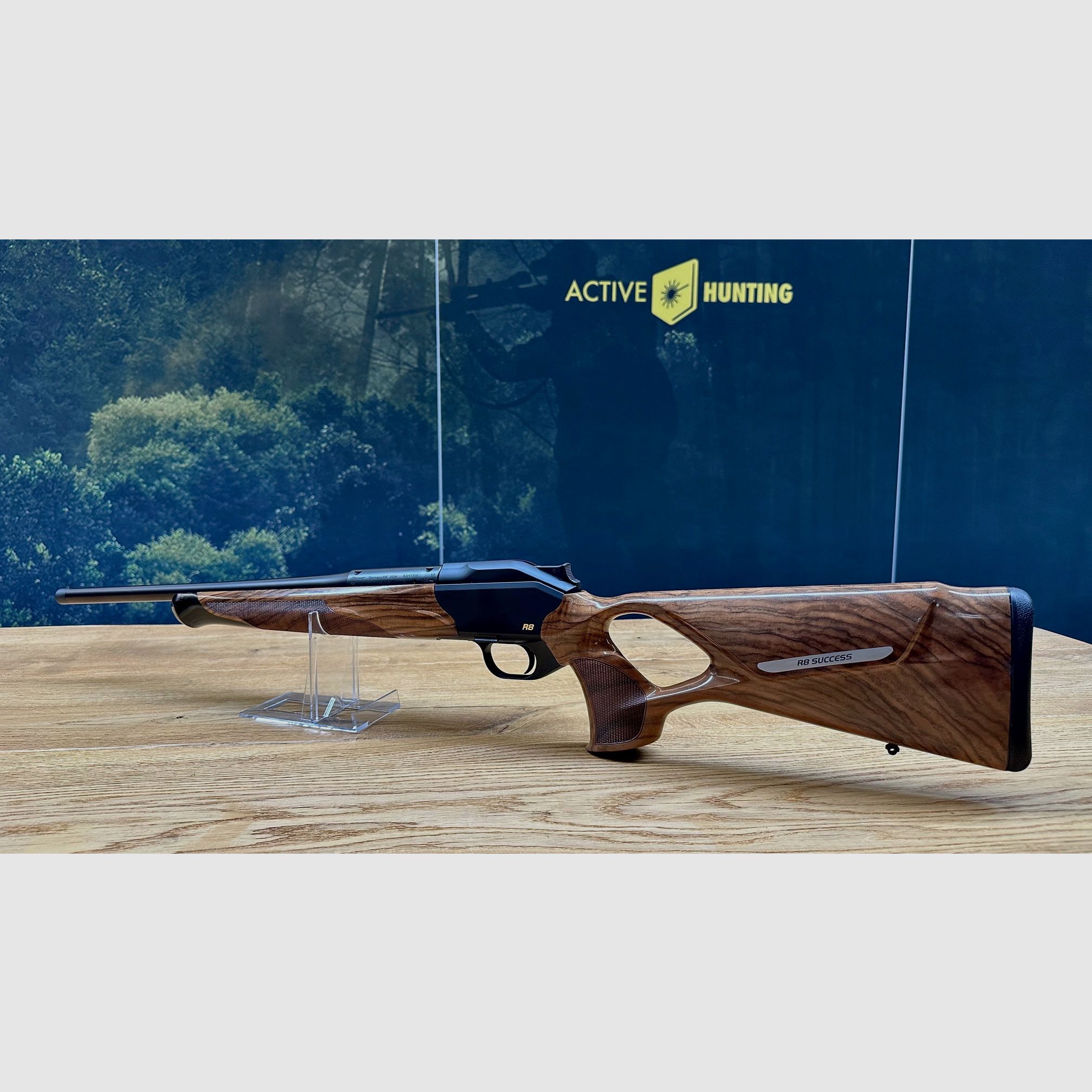 Blaser R8 Success / HK 4 / Lochschaft / gekürzter Lauf / M15x1 / Kaliber nach Wahl / AH Kammergriffkugel