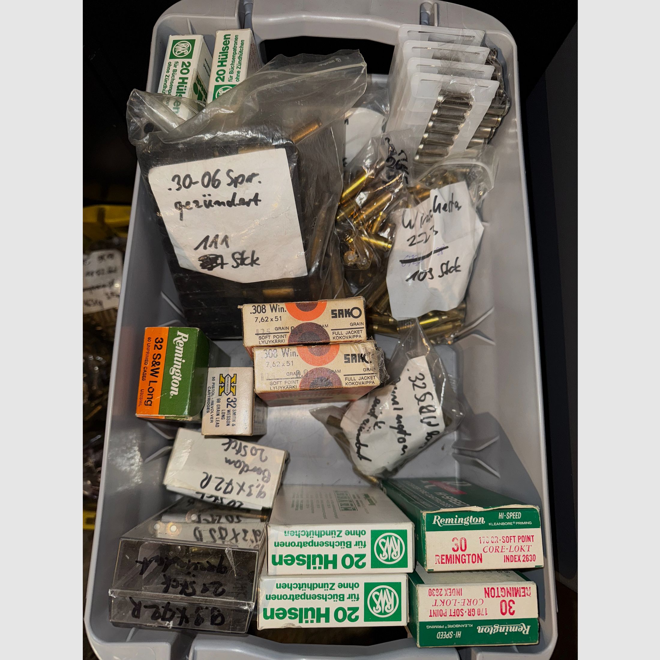 Herladen, herlaadapparatuur, accessoires, matrijs, projectielen, hulzen, weegschalen, persen - ontbinding
