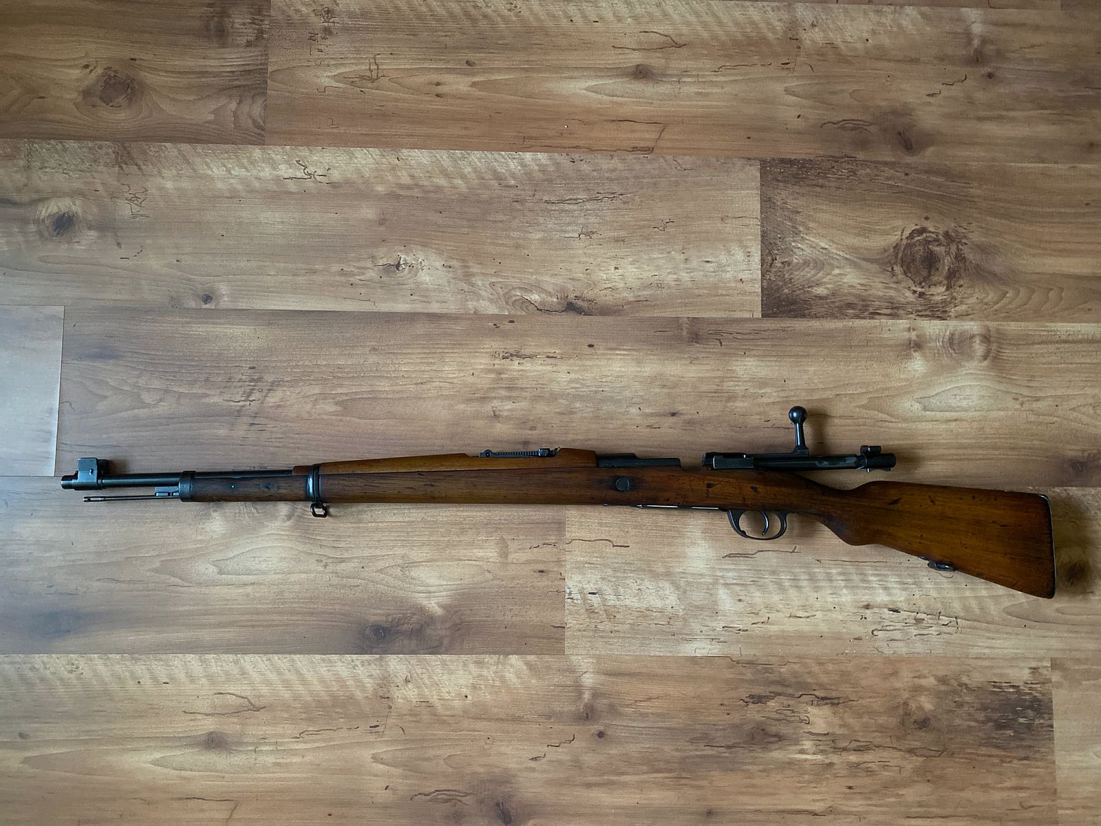 Liquidation of my collection: DWM Mauser Vergueiro Mod. Portugal 1904 -39, caliber 8x57JS, single loader, complete in untouched military stock, royal crest Carlos I perfectly preserved including bayonet