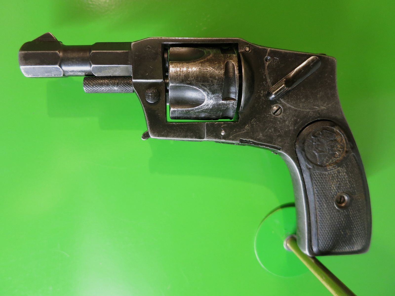 Friedrich Pickert, 'Hammerless' Revolver, Arminius Modell 7, Kal. 7,65 mm Browning     #90-